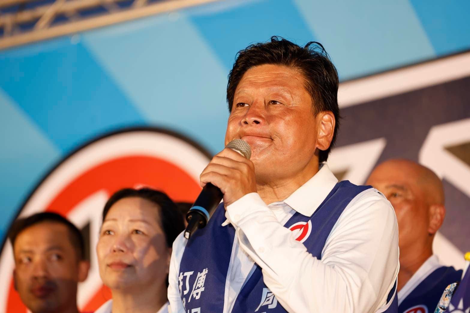 傅崐萁台上喊反惡罷。