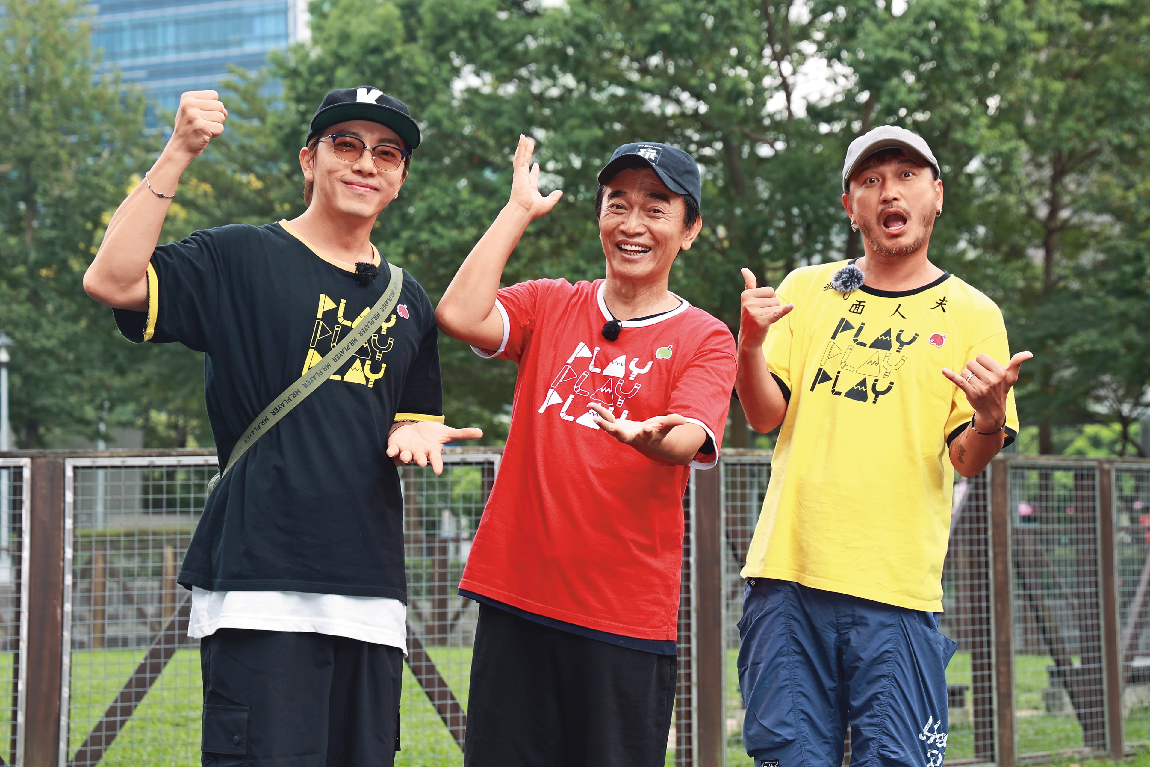 KID（右起）和吳宗憲、坤達主持的《綜藝玩很大》，幾乎年年入圍金鐘獎。