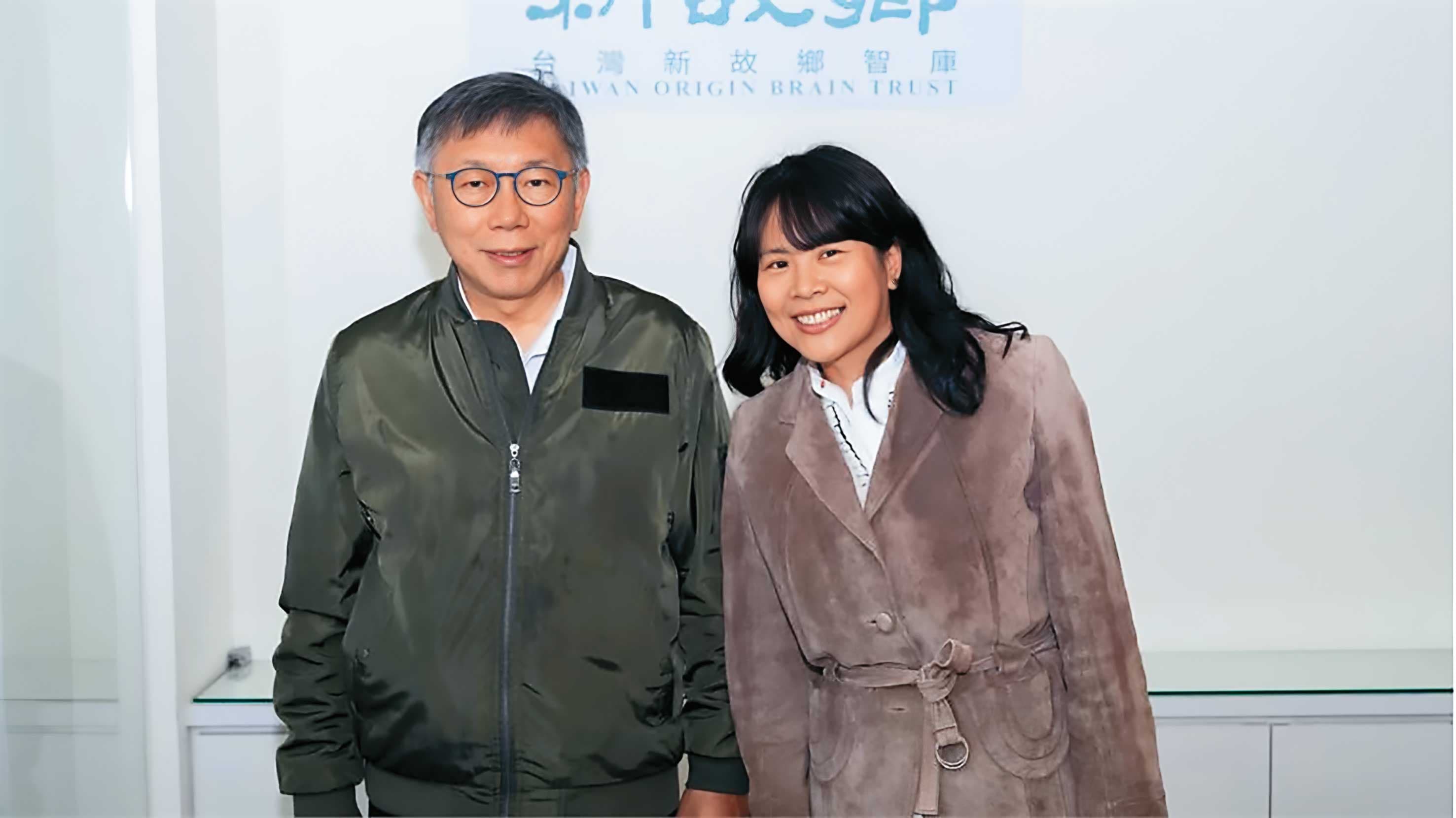 本刊掌握，柯文哲（左）及高層曾私下找了李貞秀（右）談及去留，未料李卻當面哭哭啼啼，稱自己有孩子要養，擔心未來生活費。（翻攝李貞秀臉書）