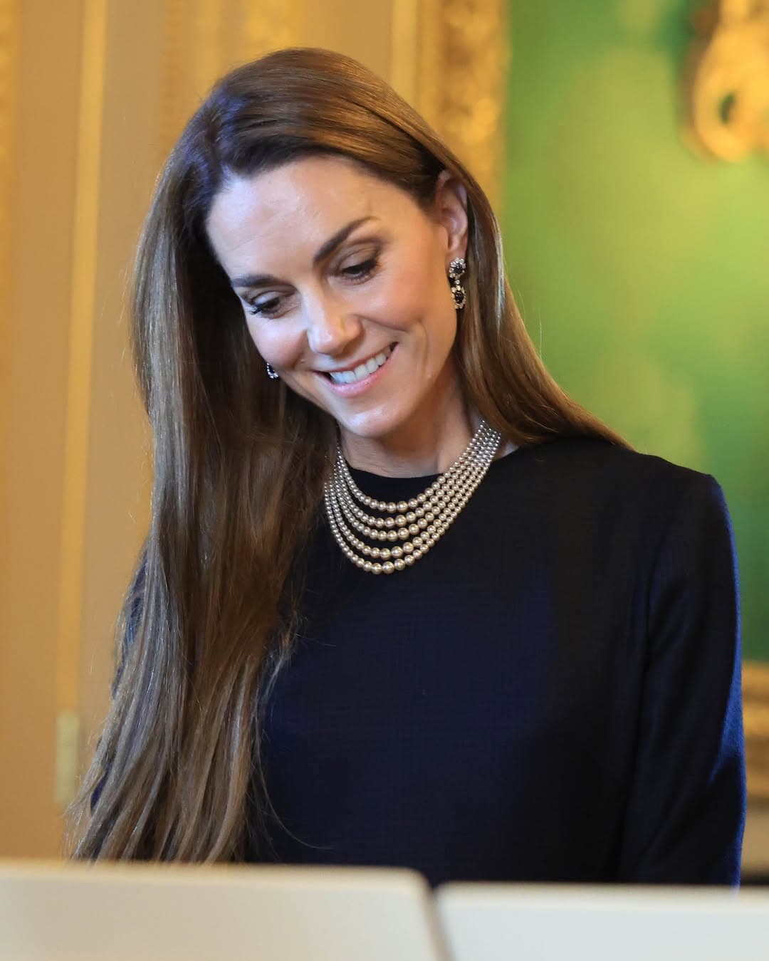 凱特的項鍊是猶太裔設計師Susan Caplan打造，低調呼應歷史。（翻攝princeandprincessofwales IG）