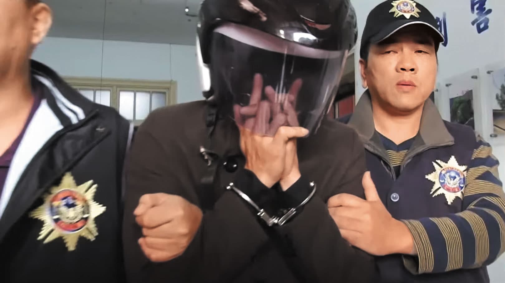 蕭男（左）犯下強盜殺人案，最後被法院判處無期徒刑。（翻攝東森新聞）