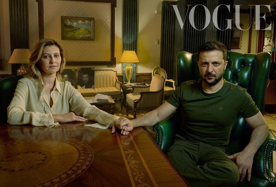澤倫斯基2022年與妻子歐倫娜拍攝《VOGUE》 雜誌照片。（翻攝olenazelenska_official IG）