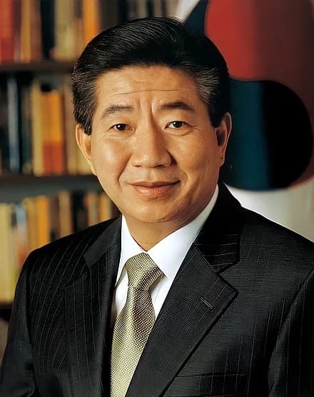 盧武鉉被稱為「平民總統」「草根總統」，2009年跳崖自盡，對韓國社會產生巨大衝擊。（翻攝維基百科）