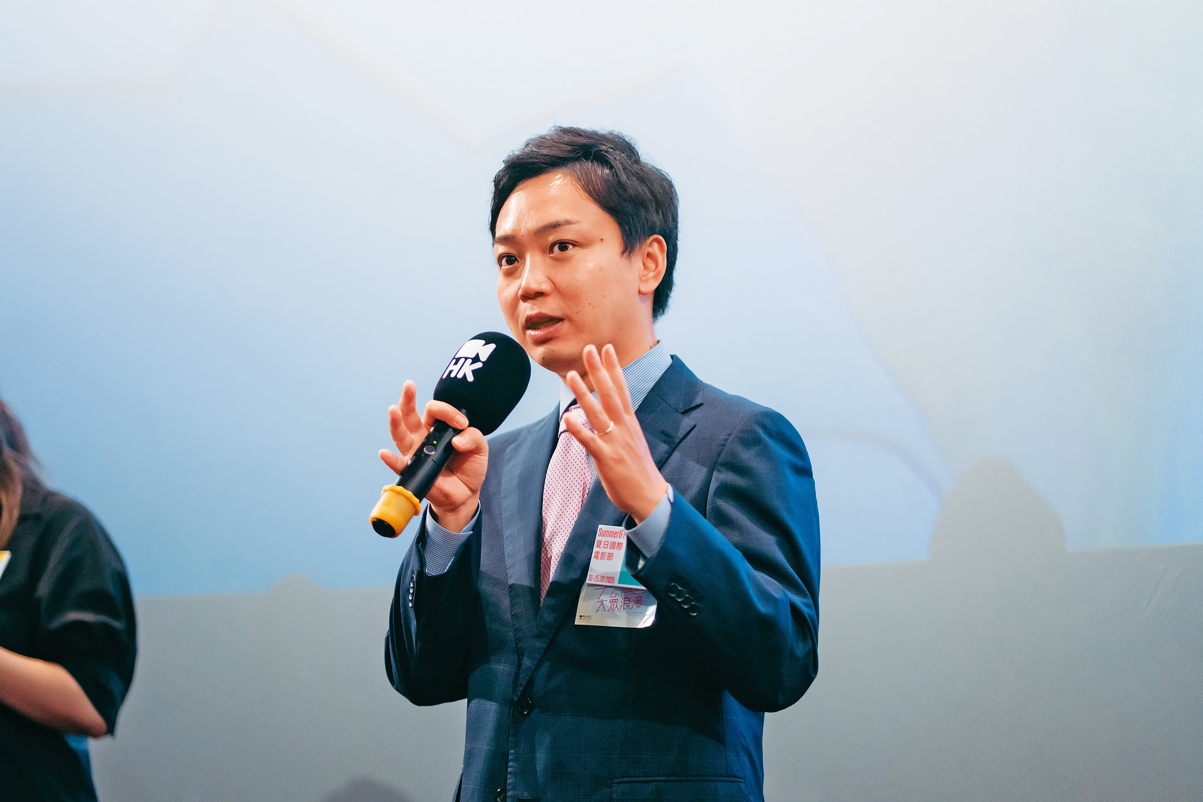 監製有澤亮哉身兼動畫與電影製作人，成為原著漫畫家與製作團隊間的橋梁。（羚邦提供）