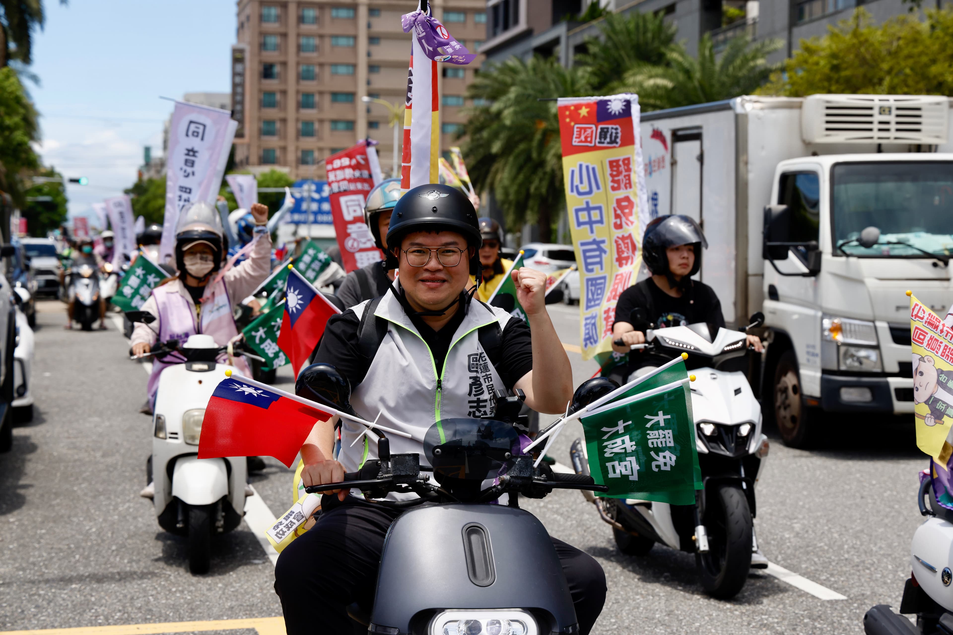 花蓮罷團機車大車掃。