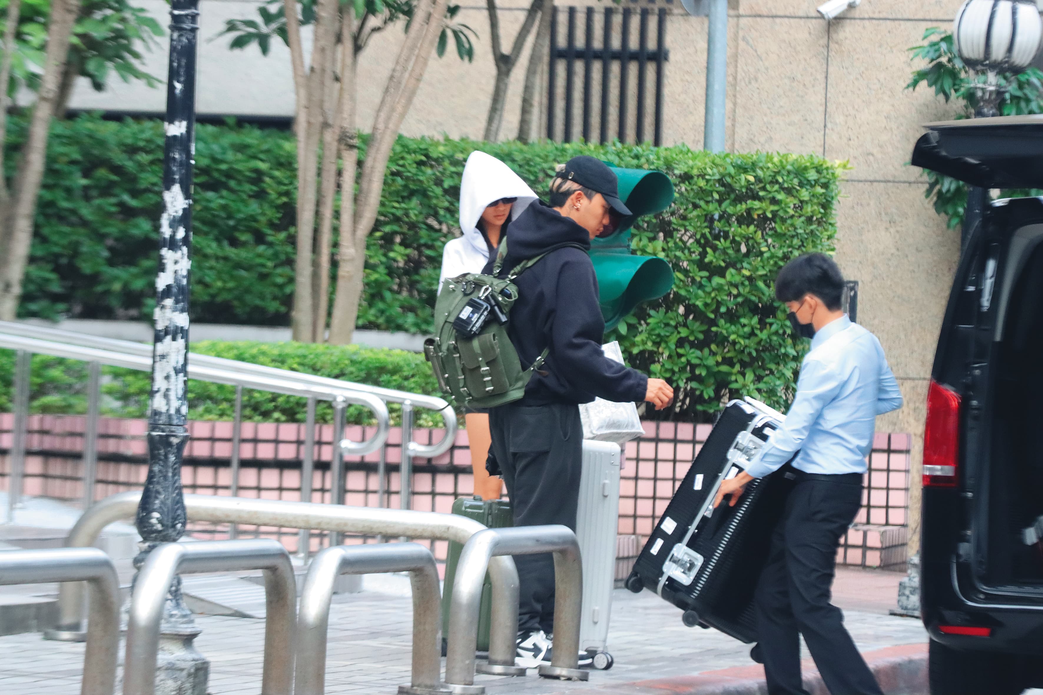 3年前本刊直擊ØZI（右）和辣模Jane（左）交往中，戀情因而曝光。