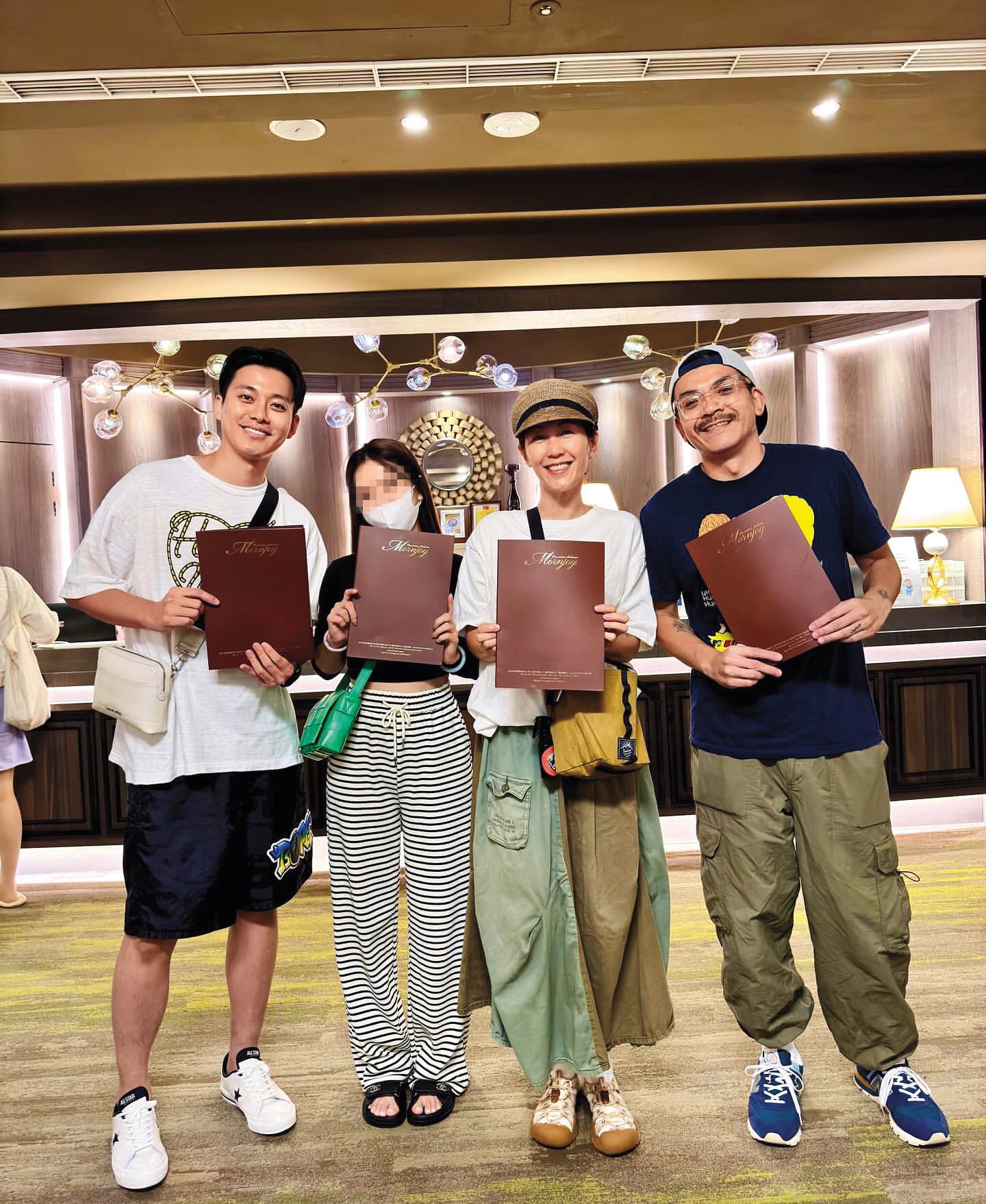 前年李唯楓（左起）曾帶女友和GiGi、史丹利夫妻一起去健康檢查。（翻攝自李唯楓IG）