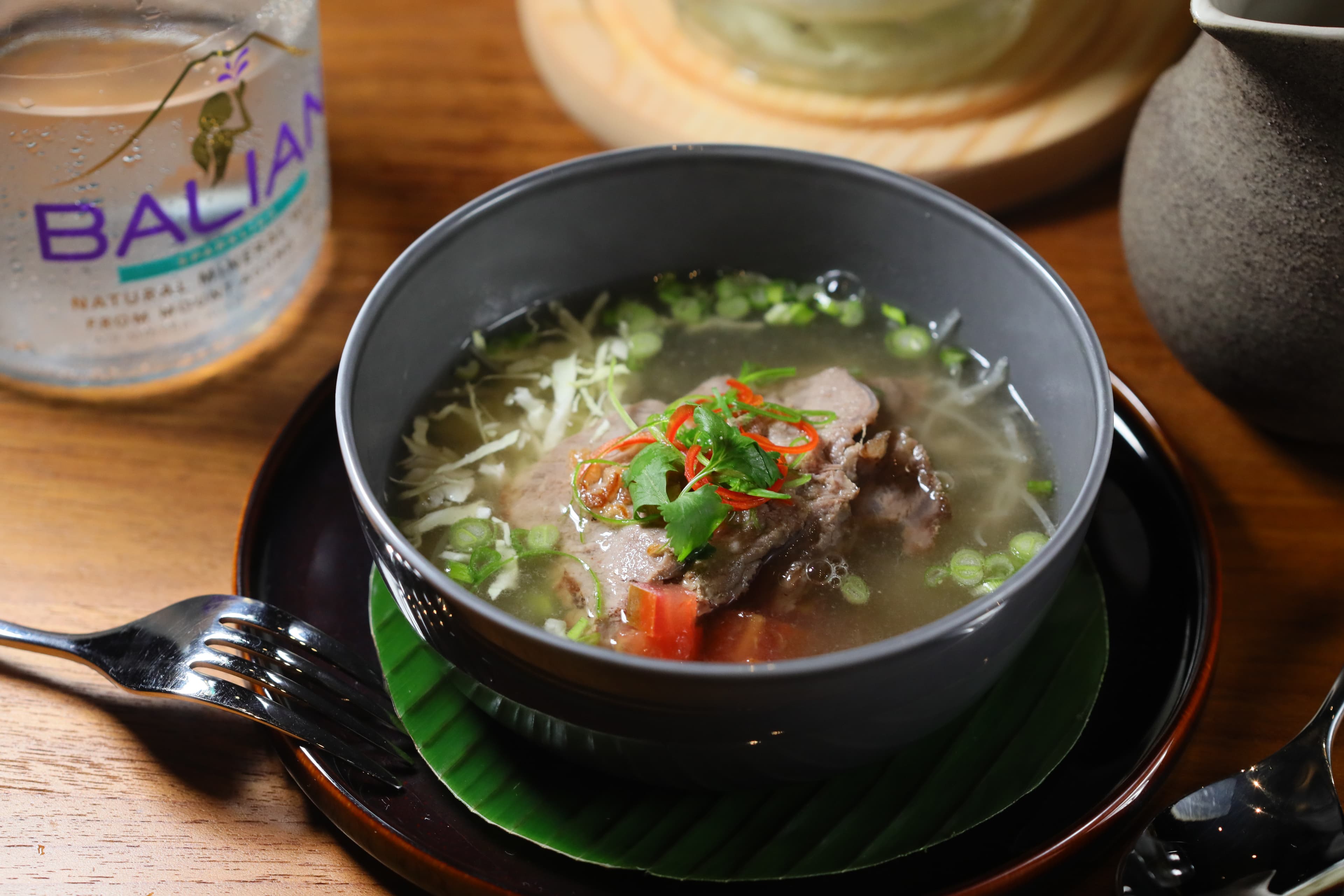 口感鹹香的清燉牛肉湯。