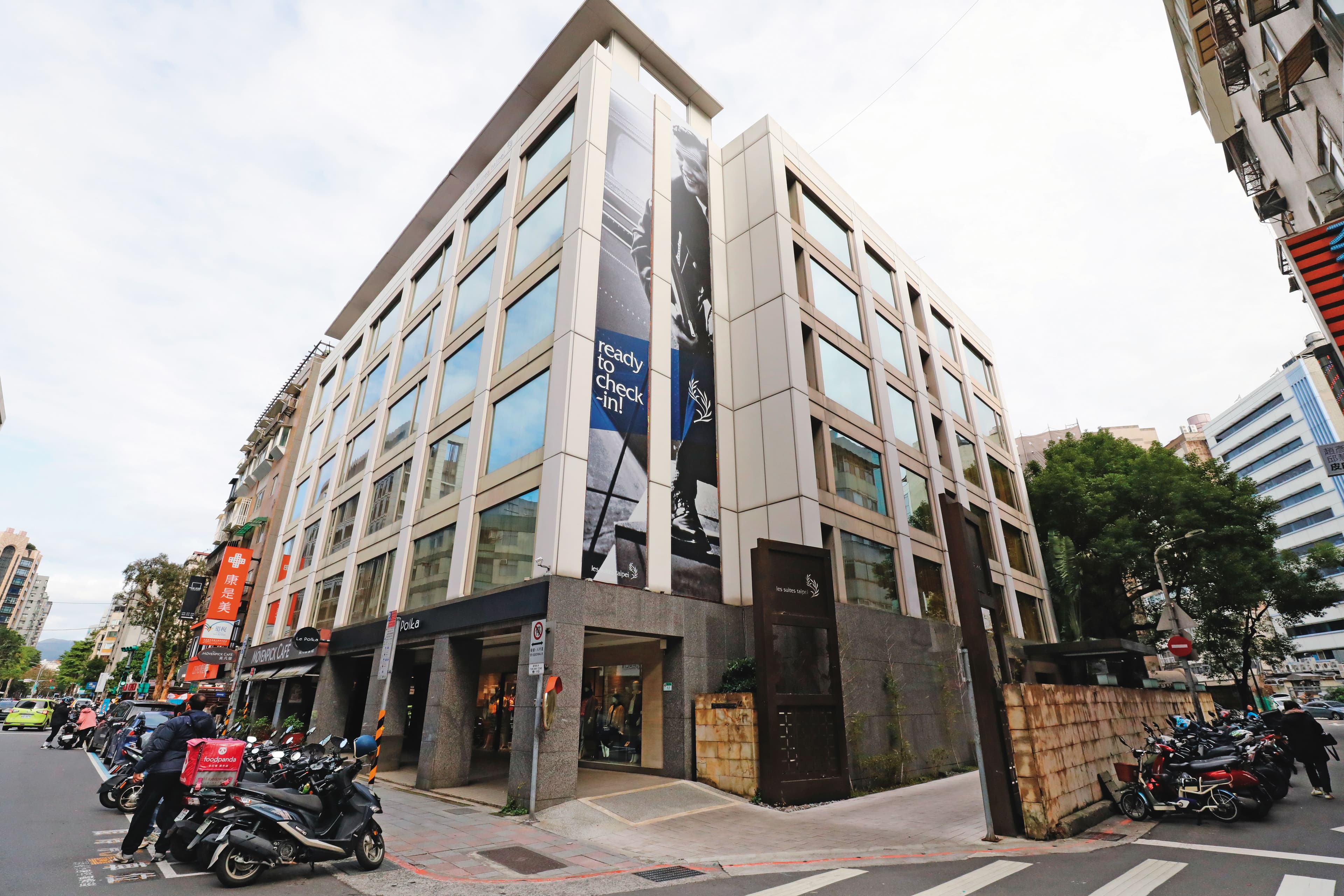 慶城街台北商旅是民眾黨祕密基地，李文宗曾多次與張顯耀在此密談。