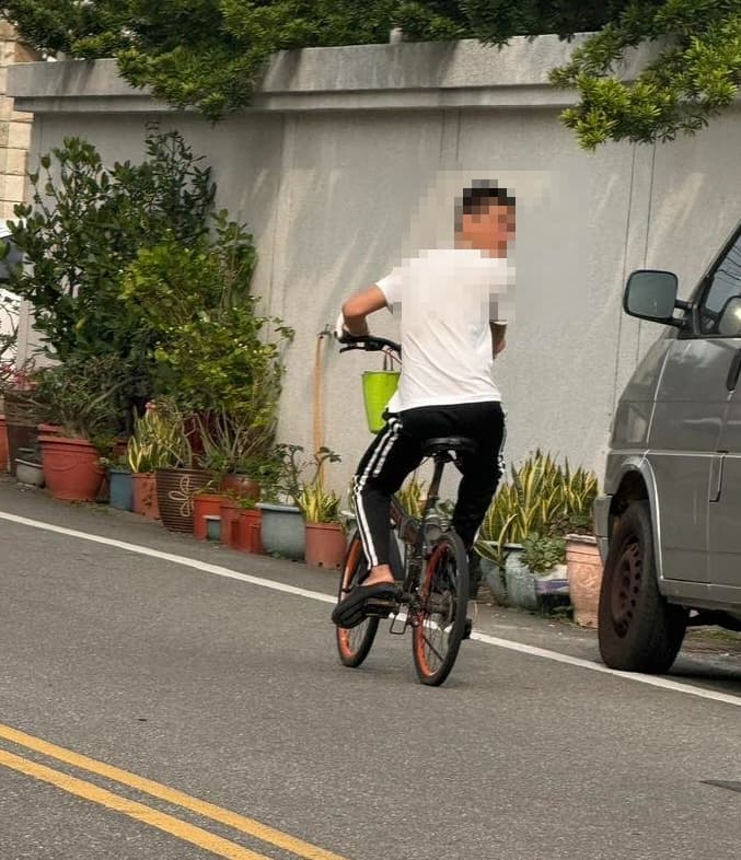 雲林虎尾一名男子闖入民宅對機車安全帽或鞋子自慰，多位民眾受害報案。（翻攝自臉書「虎尾人(讚)出來」）