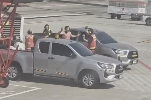摔傷腿的俄男一度想躲車底閃避追捕，沒想到地板太燙了。（翻攝自抖音）
