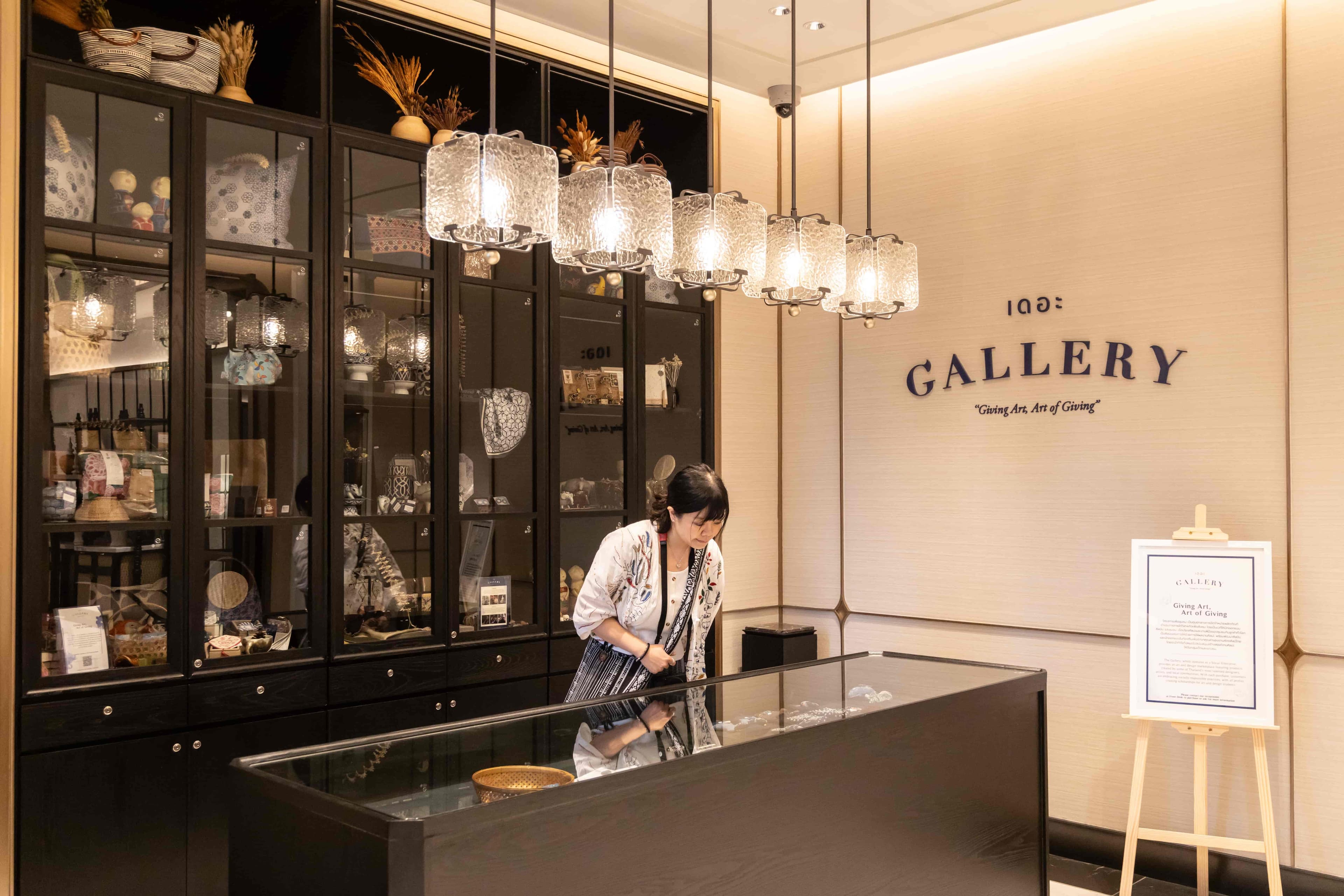 想要獨一無二的手工禮物送人自用，一樓的「GALLERY」別忘了逛起來。