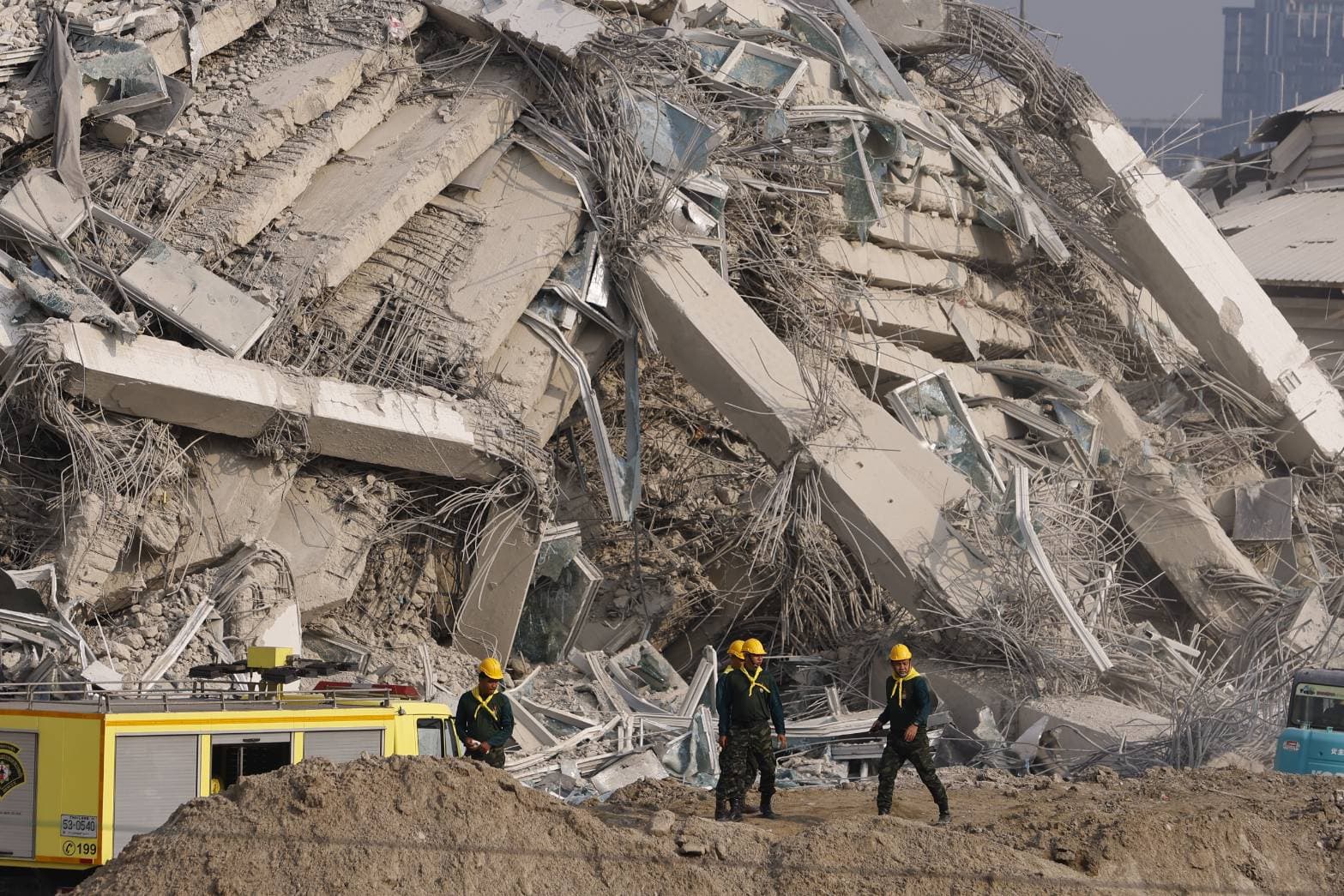 去年5月緬甸強震，泰國審計大樓倒塌造成95人死亡事故，也跟該公司有關係。（本刊資料照）