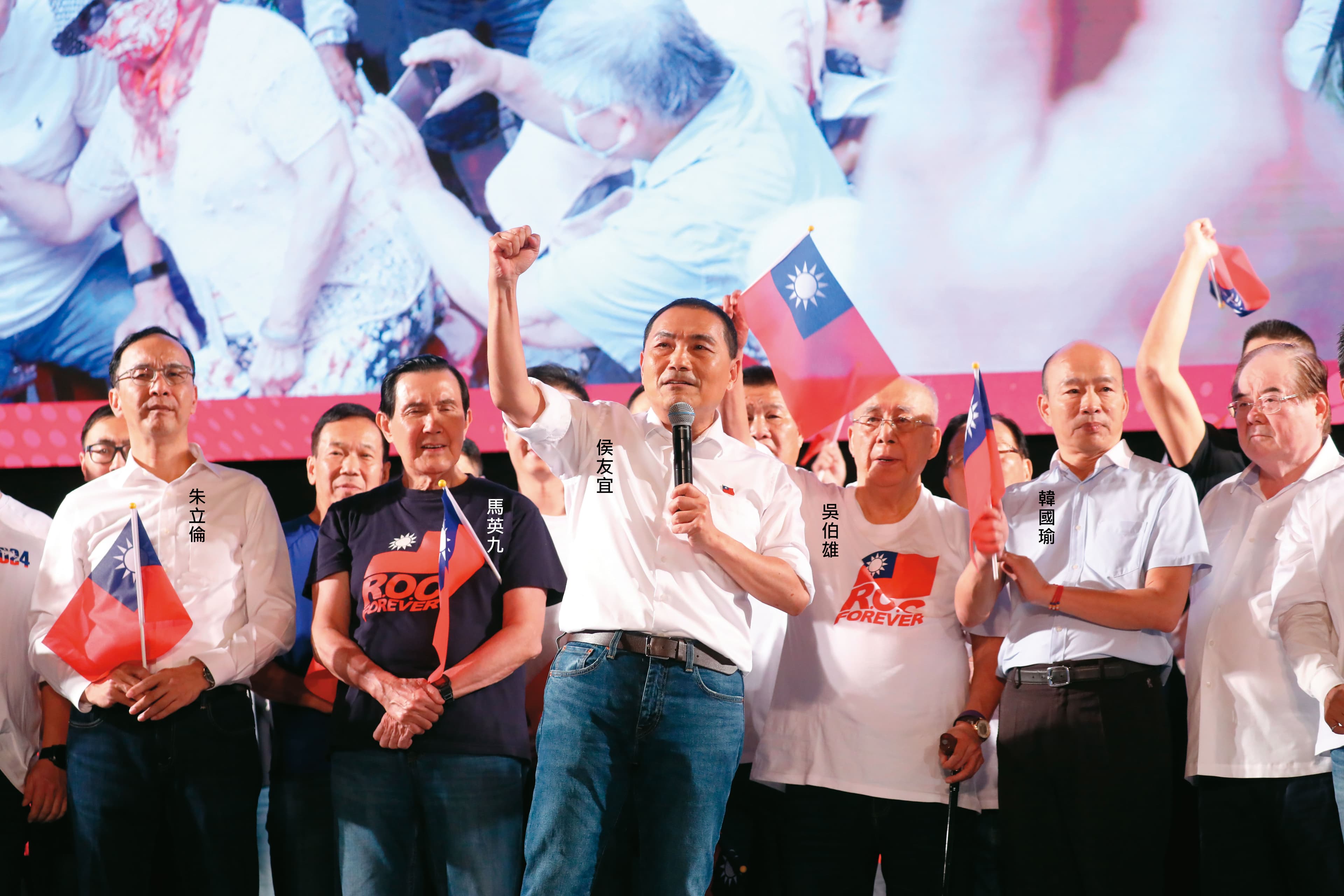 侯友宜首場萬人造勢,包括前總統馬英九、前高雄市長韓國瑜、前主席吳伯雄等黨內大咖都到場,營造大團結氣勢。