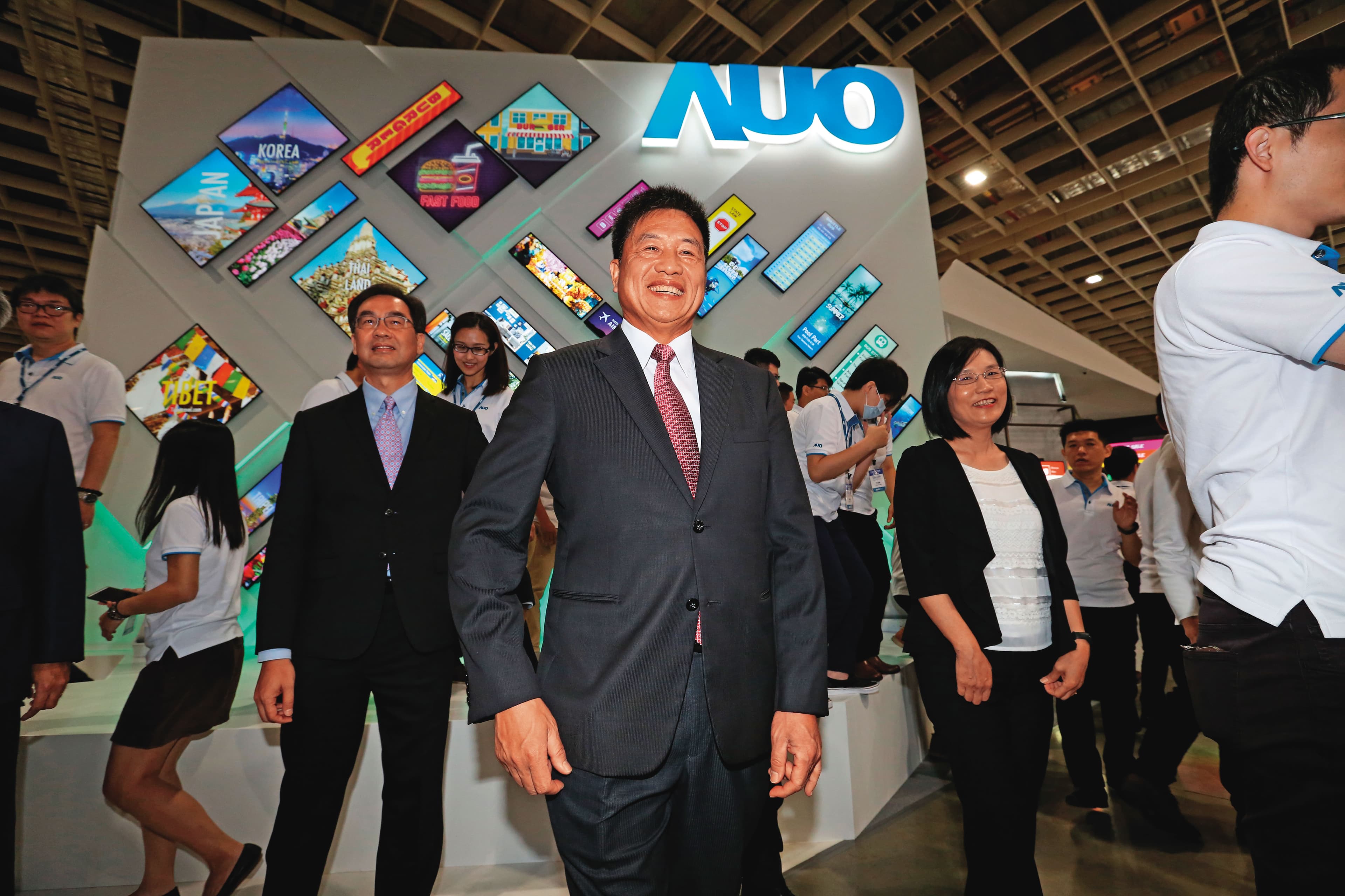 彭双浪助友達挺過反壟斷風爆，如今宣告重返電子紙市場，挑戰元太。