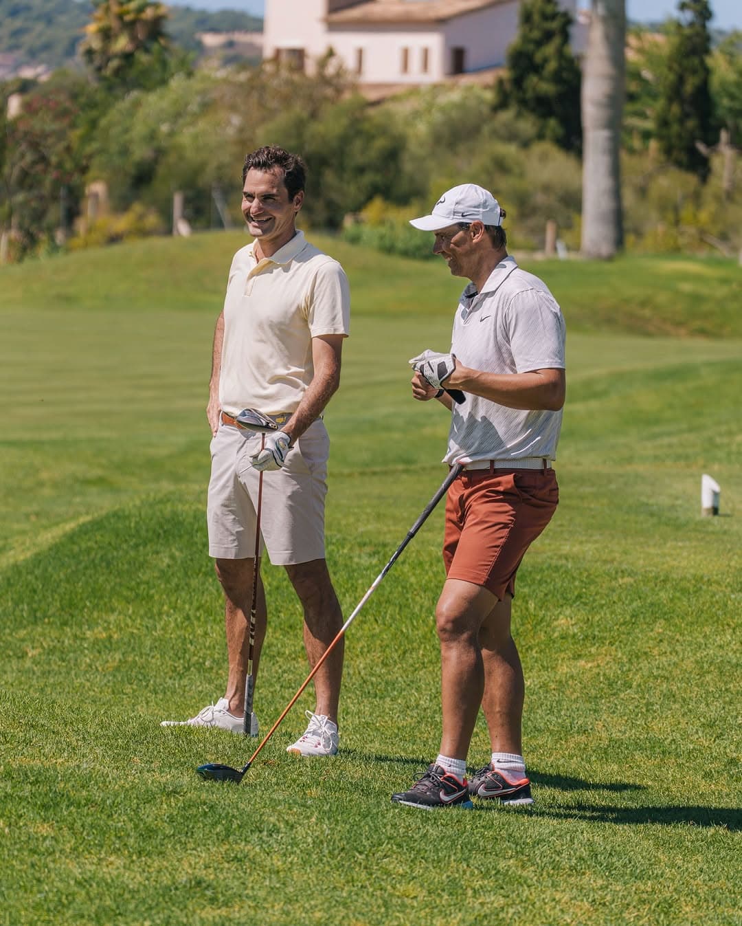 「費納」在高球場上合體，讓球迷又驚又喜。（翻攝rogerfederer IG）