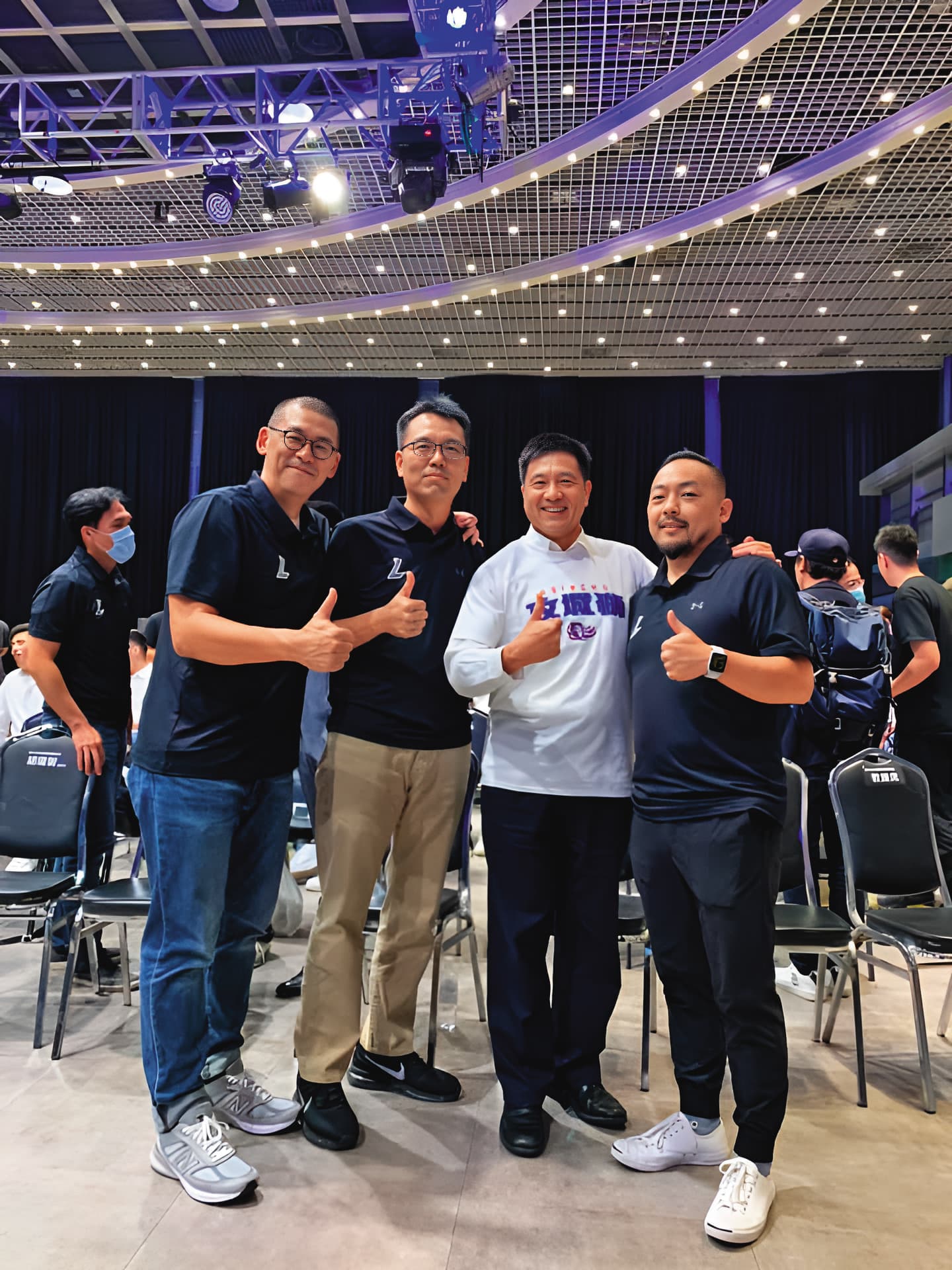 友達董事長彭双浪以基金會名義包場攻城獅的比賽做公益。（翻攝胡瓏智臉書）