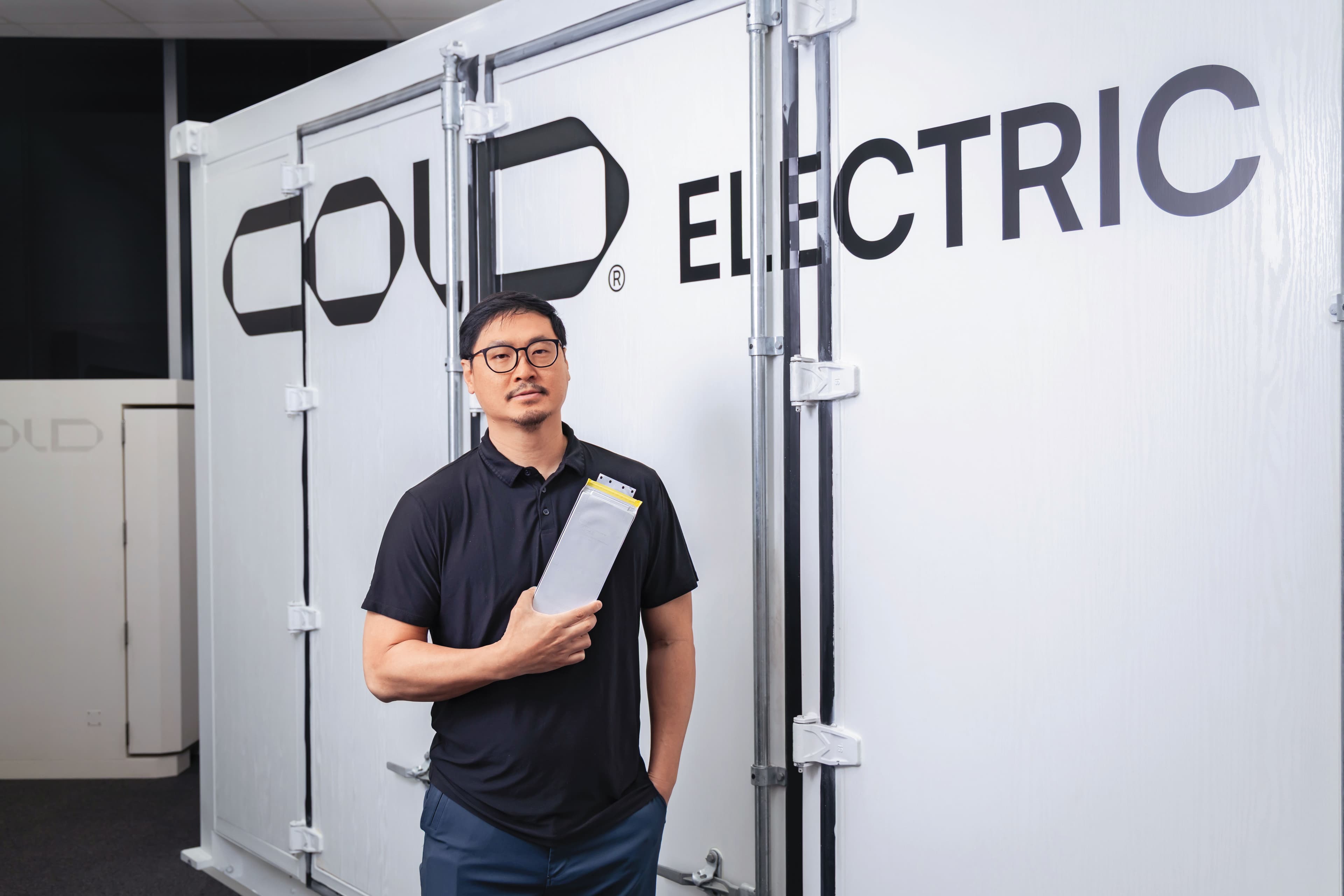 長庚國際能源執行長陳信生說,過去是賣電池、現在是賣系統。