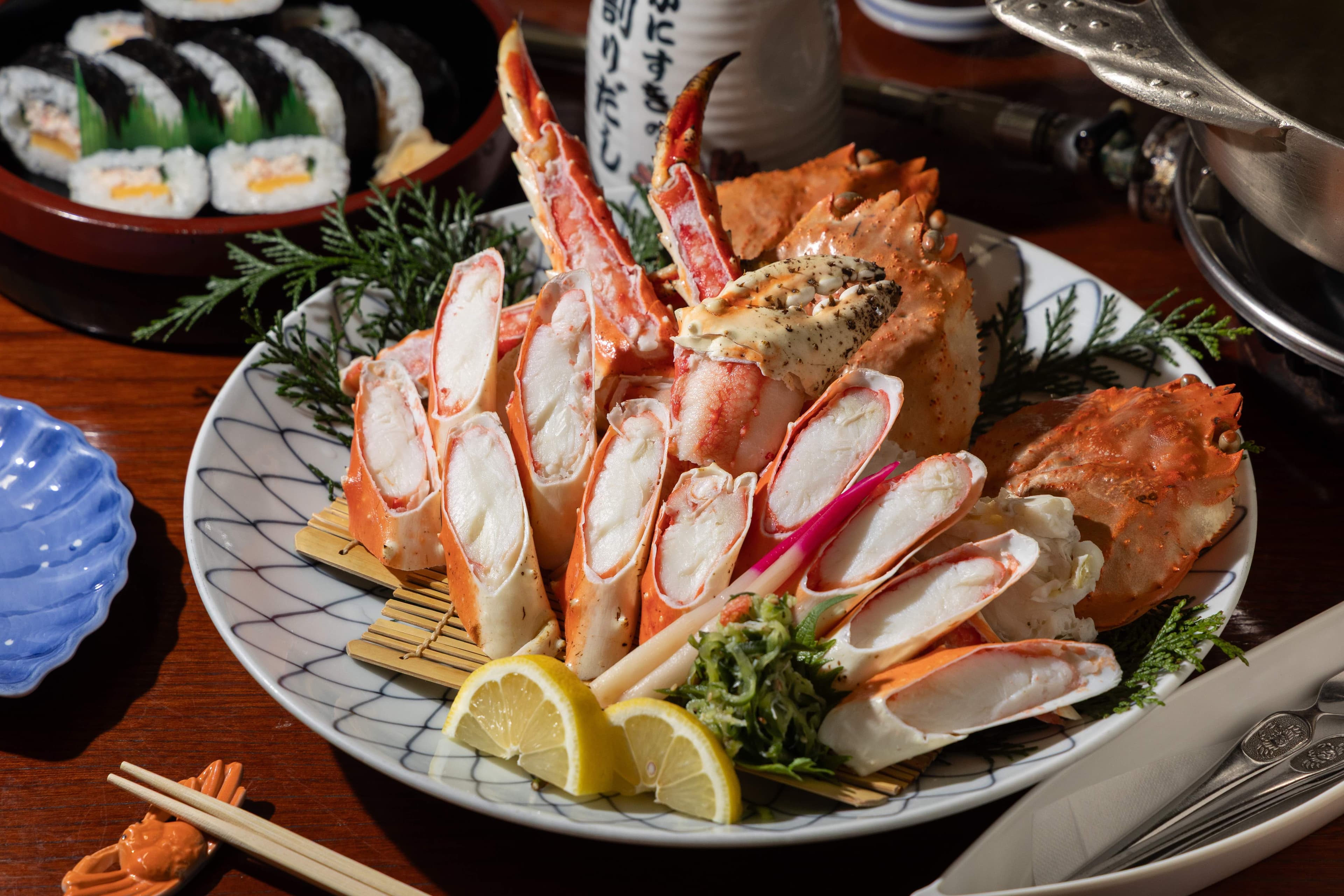 「本タラバゆでかに」將肥美帝王蟹水煮,用蟹肉原始的鮮甜決勝。(10,500日圓/中盤,約NT$2,081)