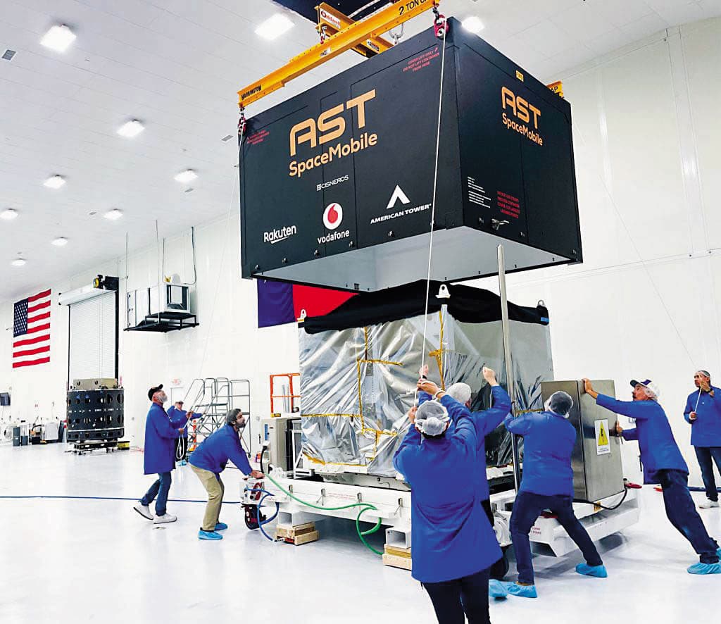 AST現正在開發下一代藍鳥衛星，面積將會是原本的3倍大，數據容量將提升10倍。（翻攝AST SpaceMobile官網）  ↑廌家科技是AST深度合作夥伴，早在2022年A