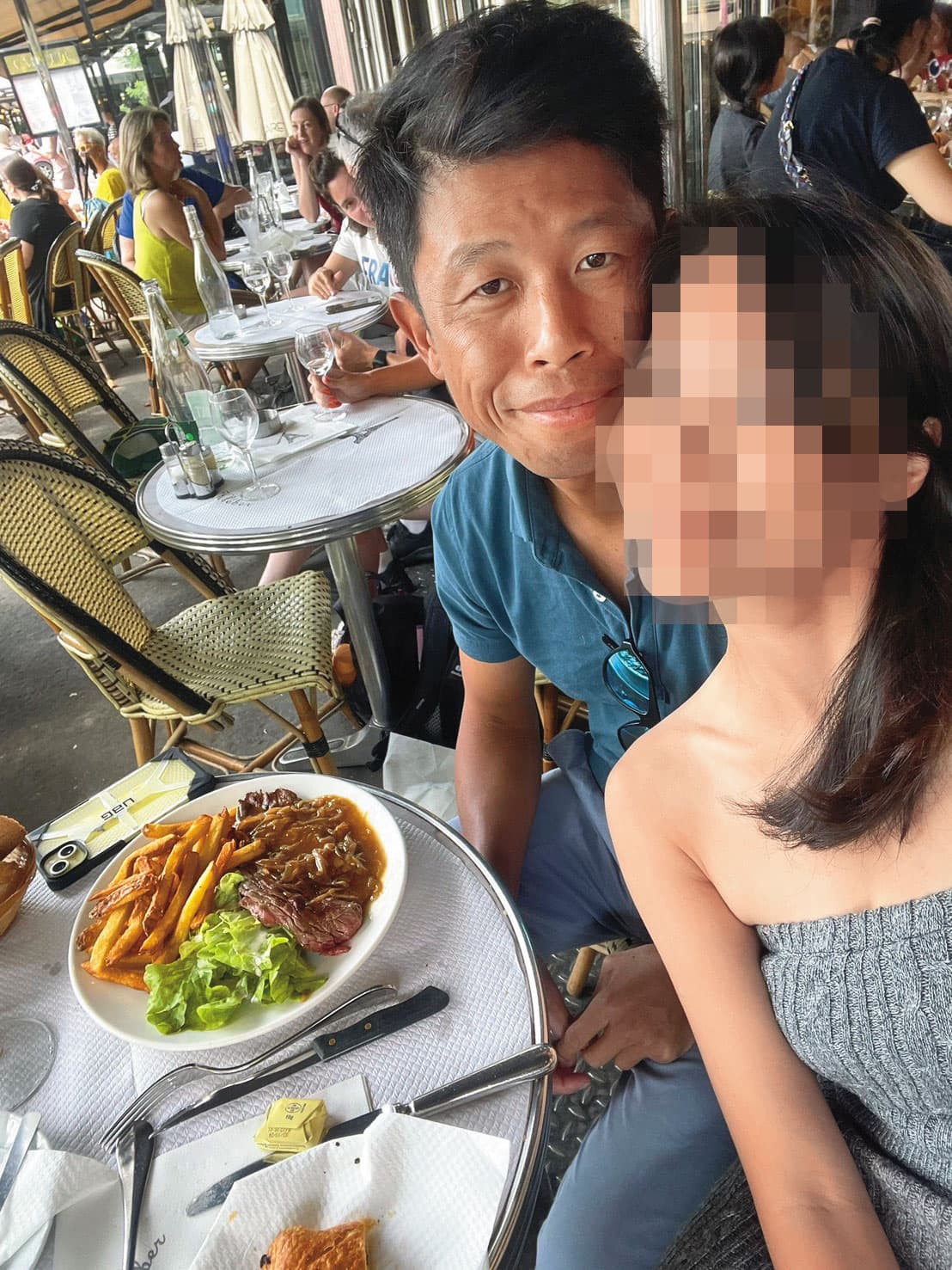 A女（右）在網上爆出與謝政瀛（左）的交往紛爭後，也吸引B女與C女出面，向本刊投訴謝的恐怖情人行徑。（讀者提供）