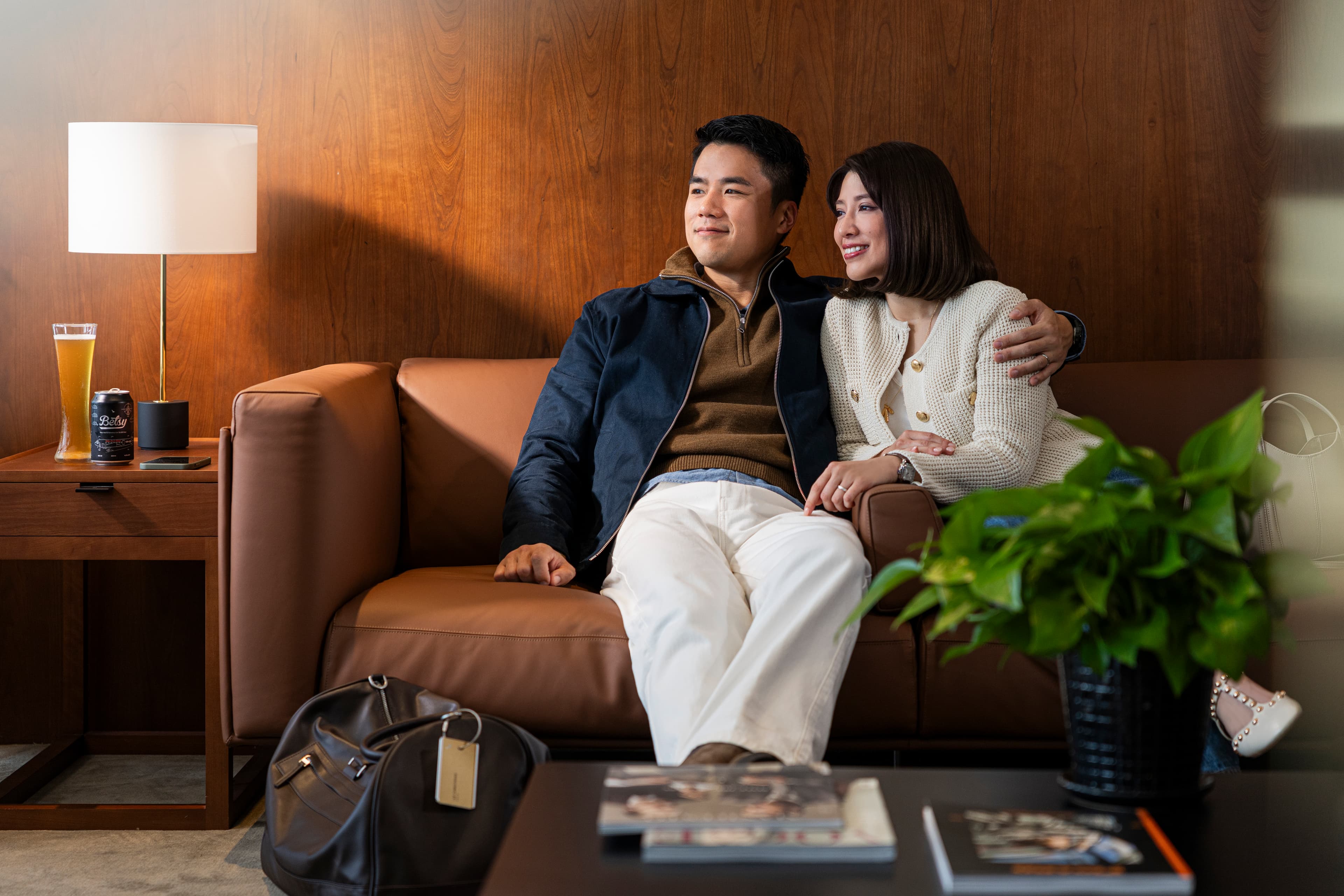 情侶出遊也可在貴賓室享受片刻悠閒。（國泰航空提供）