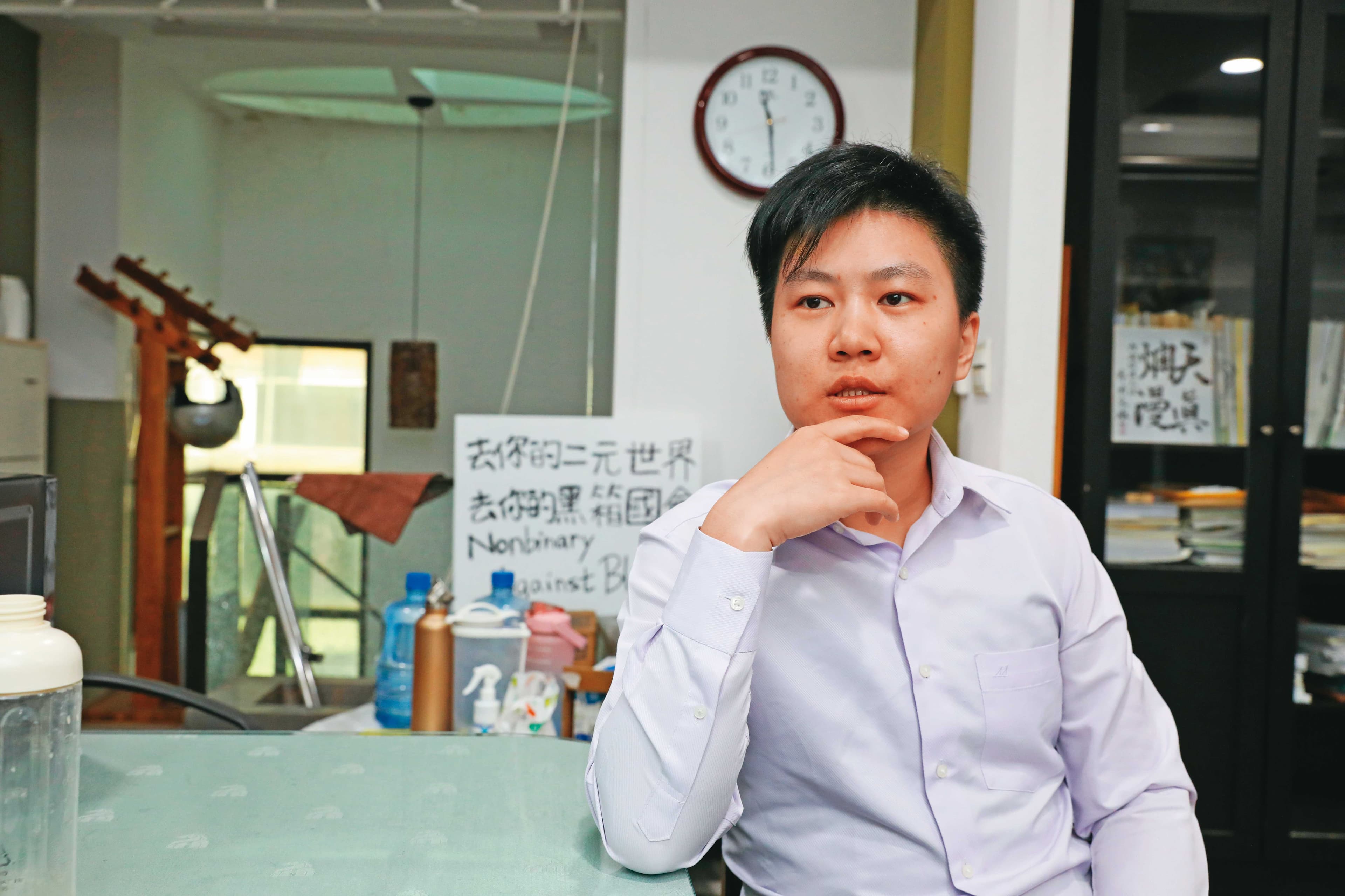 律師李翎瑋說明，目前正在討論的反歧視法與人工生殖法，都對跨性別、非二元性別者處境有關鍵影響。