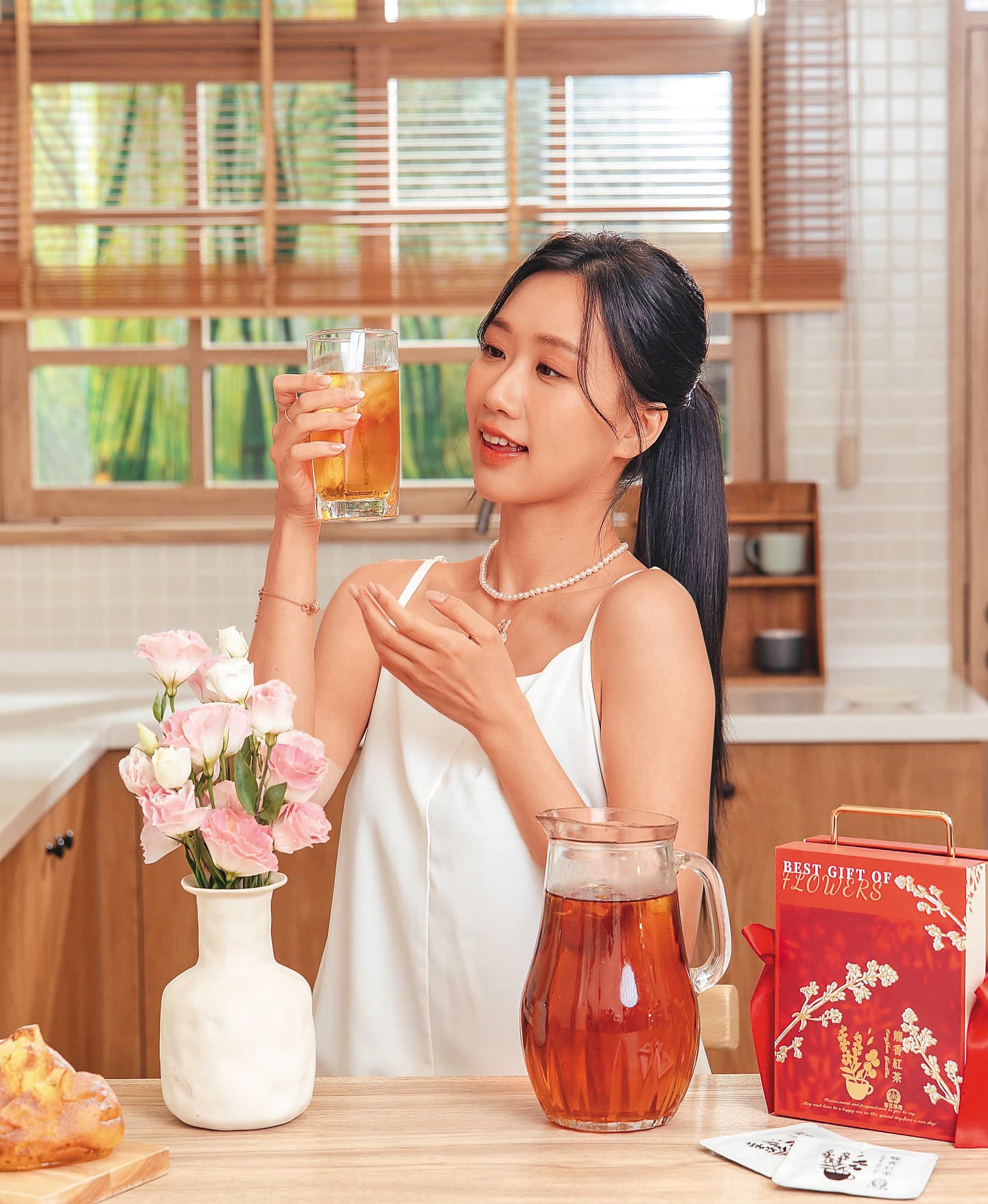 小倢憑藉健康形象，有不少品牌找她業配。（翻攝自小倢zora IG）