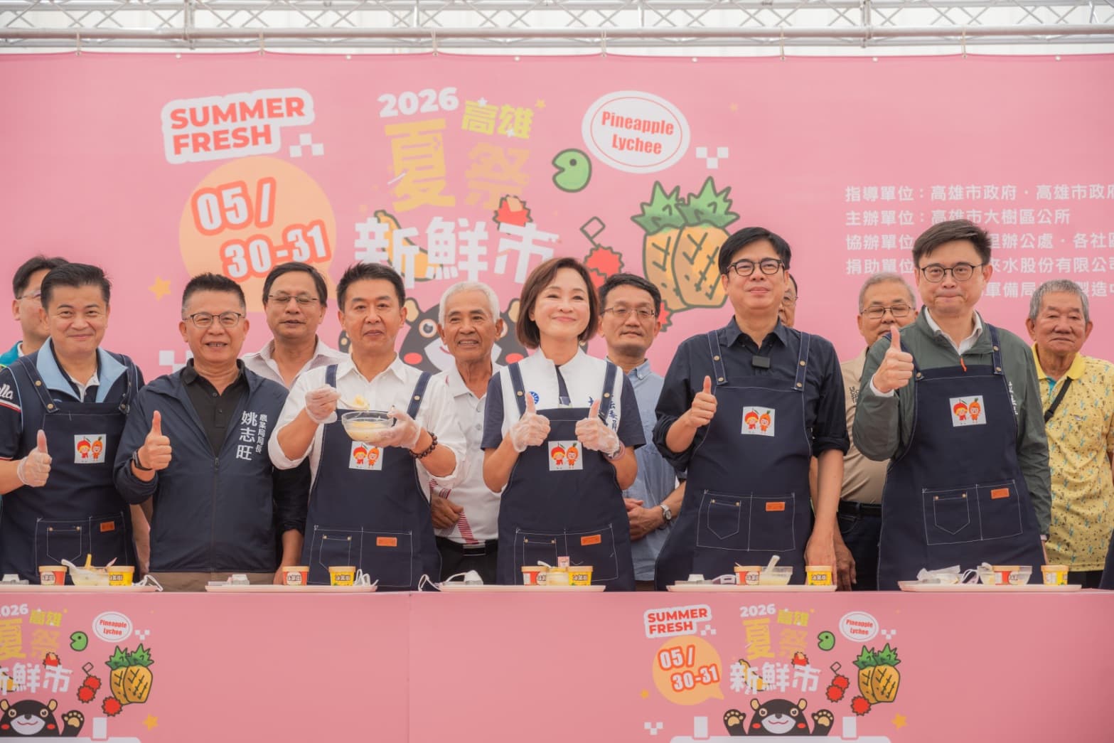 賴瑞隆在面對爭議事件時，往往選擇封鎖言論或躲避，遭外界貼上負面標籤，與現任高雄市長陳其邁的「暖男」形象落差大。