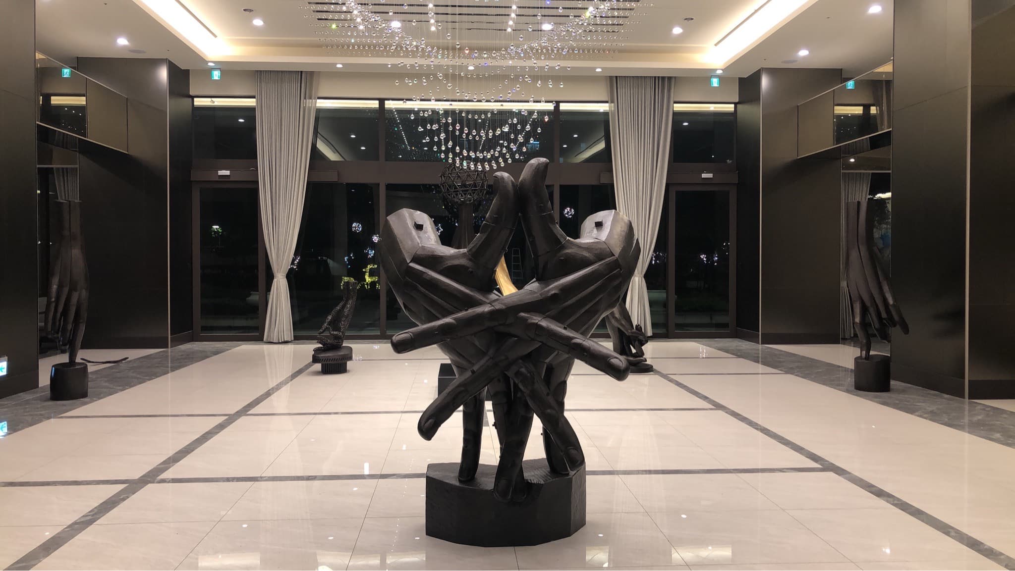 攜手「麗寶文化藝術基金會」，麗寶ACE打造美術館式辦公空間。（業者提供）