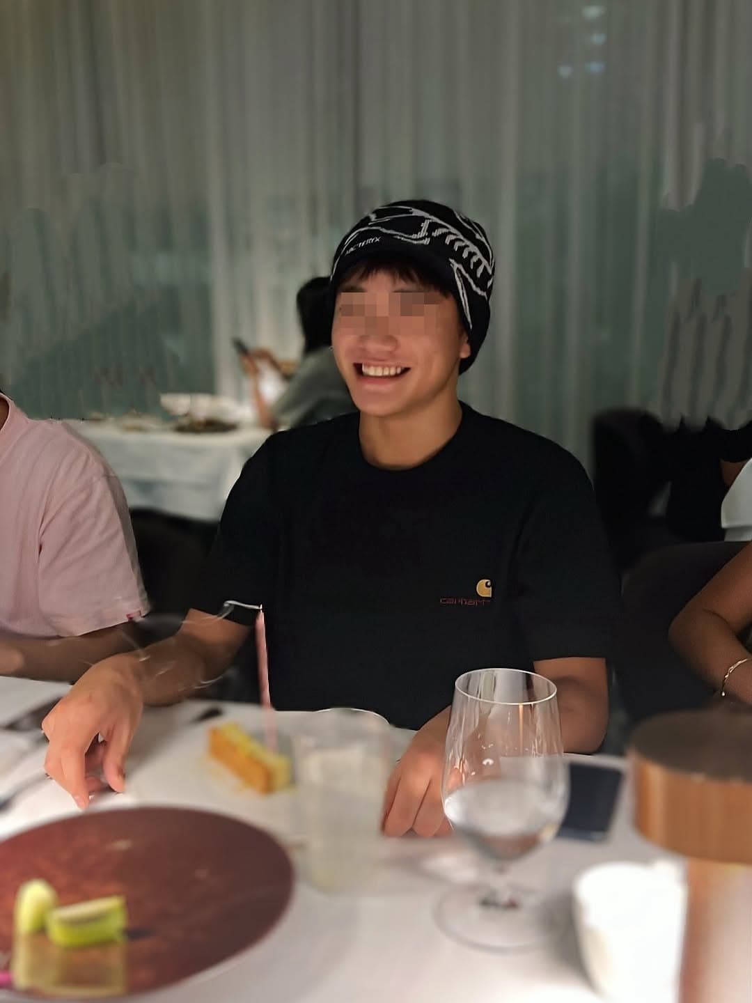 Joe過17歲生日，笑容相當燦爛。（翻攝5400wu IG）