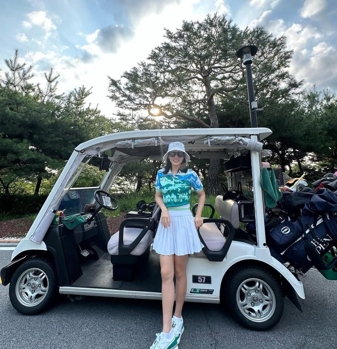 玄彬與孫藝真因共同熱愛高爾夫球拉近距離，婚後夫妻倆仍常以打球作為休閒，屢被目擊現身球場。（翻攝孫藝真IG）