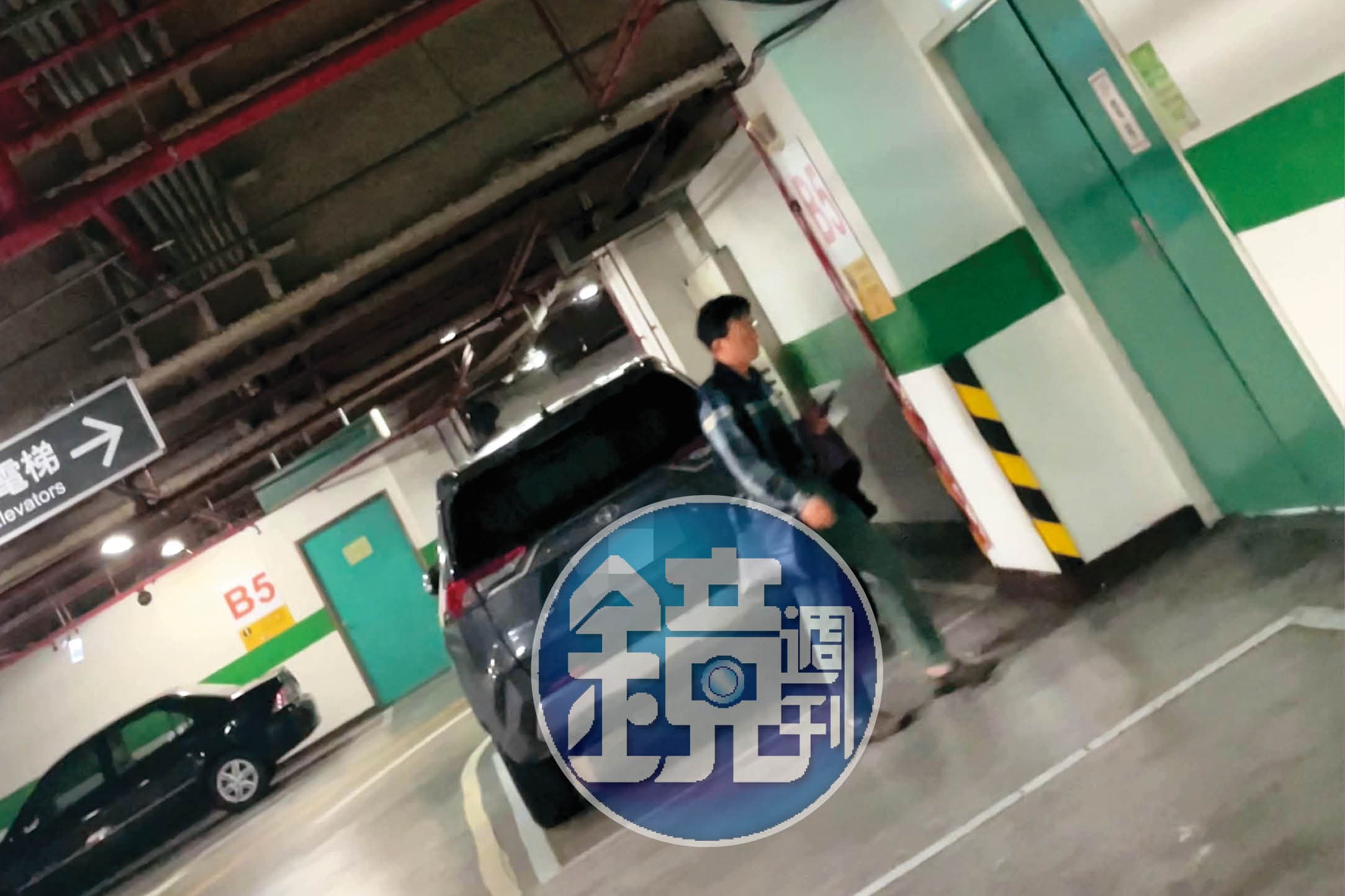 6月28日08：18，等護理師上樓後，江坤俊自己才下車移動，兩人進出醫院都是各走各的，看似毫無關聯。