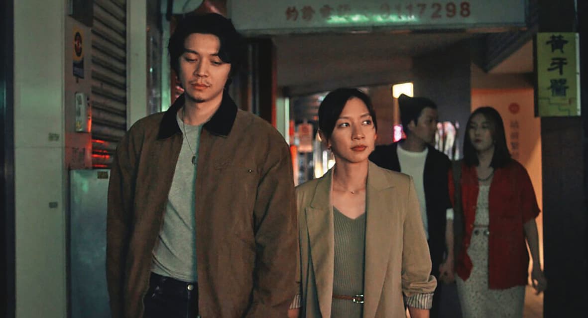 郭子豪（左）在《明日的過客》終於當上主角，與陳妤（右）搭檔；以細膩演技詮釋角色的遺憾與釋懷，填補了多年來的演藝空虛。（光年映畫提供）