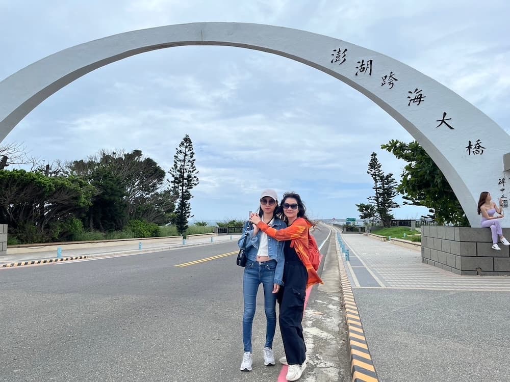 張紜萍在永慶成功晉升年薪百萬一族，為自己創造工作與生活皆精采的人生。（永慶房產集團提供）