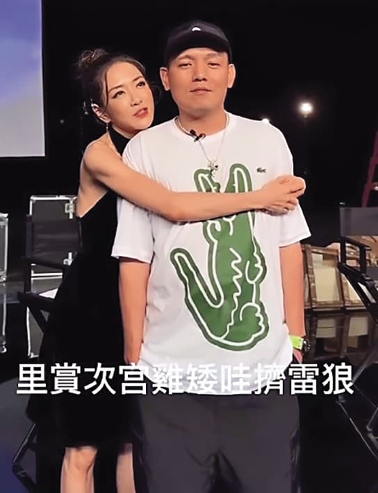 楊千霈（左）和春風（右）私下交情頗好，還曾在社群上傳擁抱照片。（翻攝自楊千霈IG）