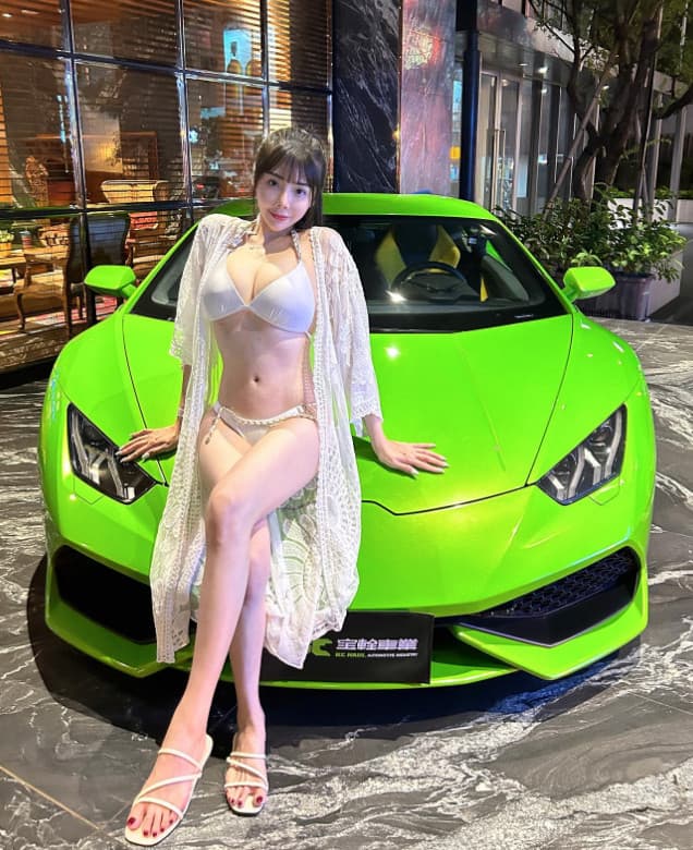 晴天身材火辣也斜槓多項工作。（翻攝晴天臉書）