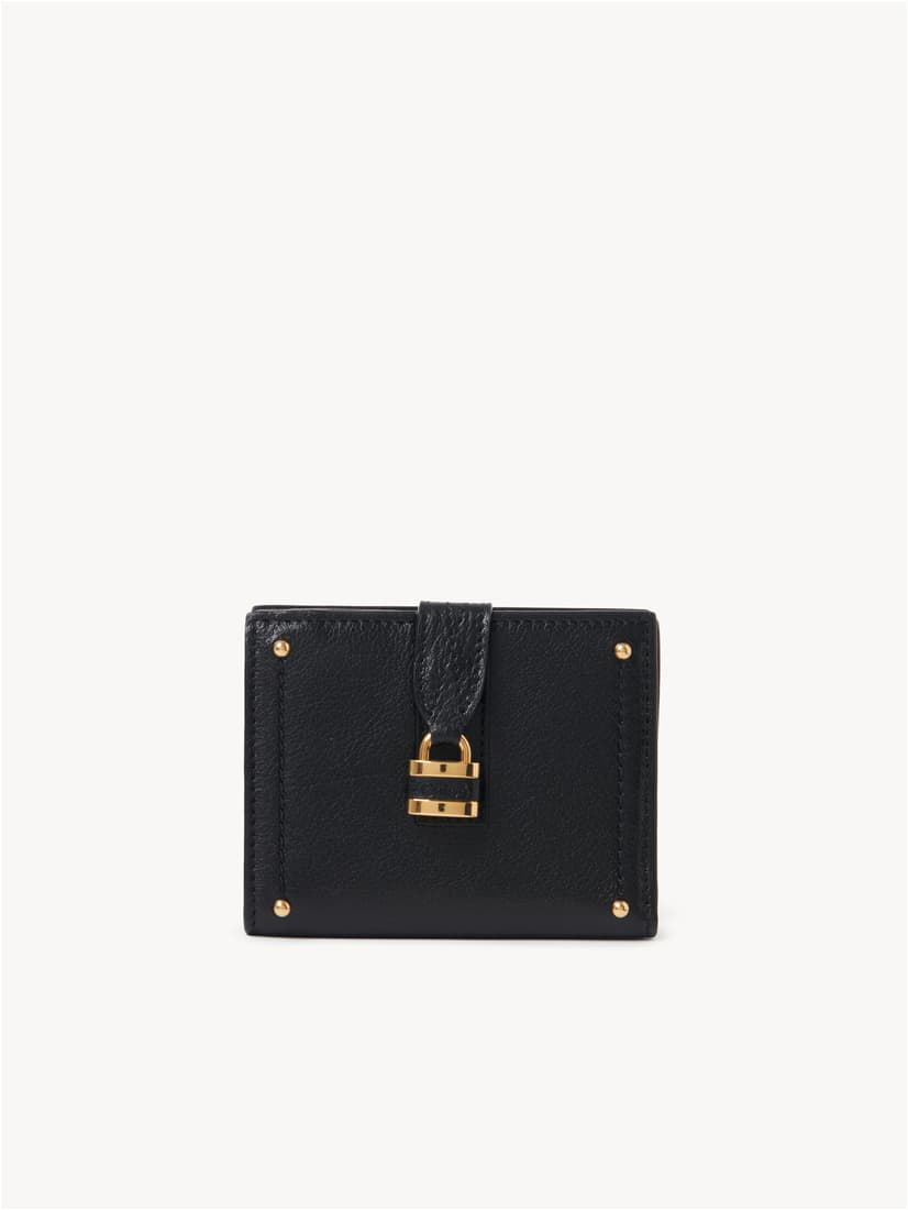 Paddington黑色鎖頭短夾。NT$21,800（Chloé提供）