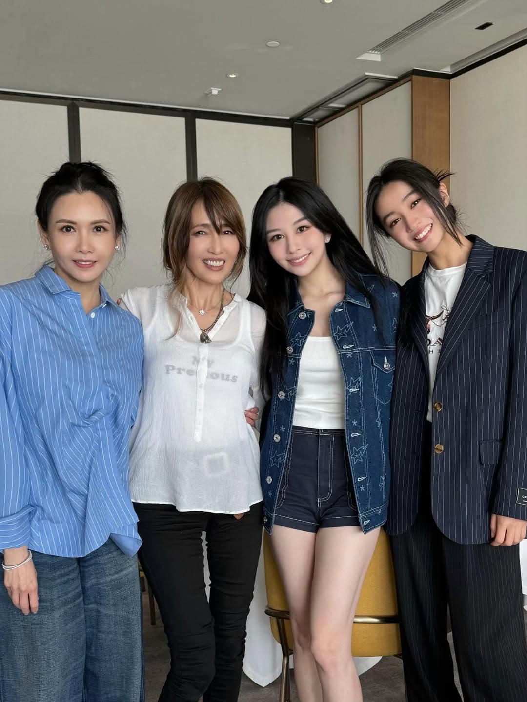 邱淑貞（左起）、工藤靜香、沈月、木村光希同框，讓網友們驚呼連連。（翻攝yuetyuetxx IG）