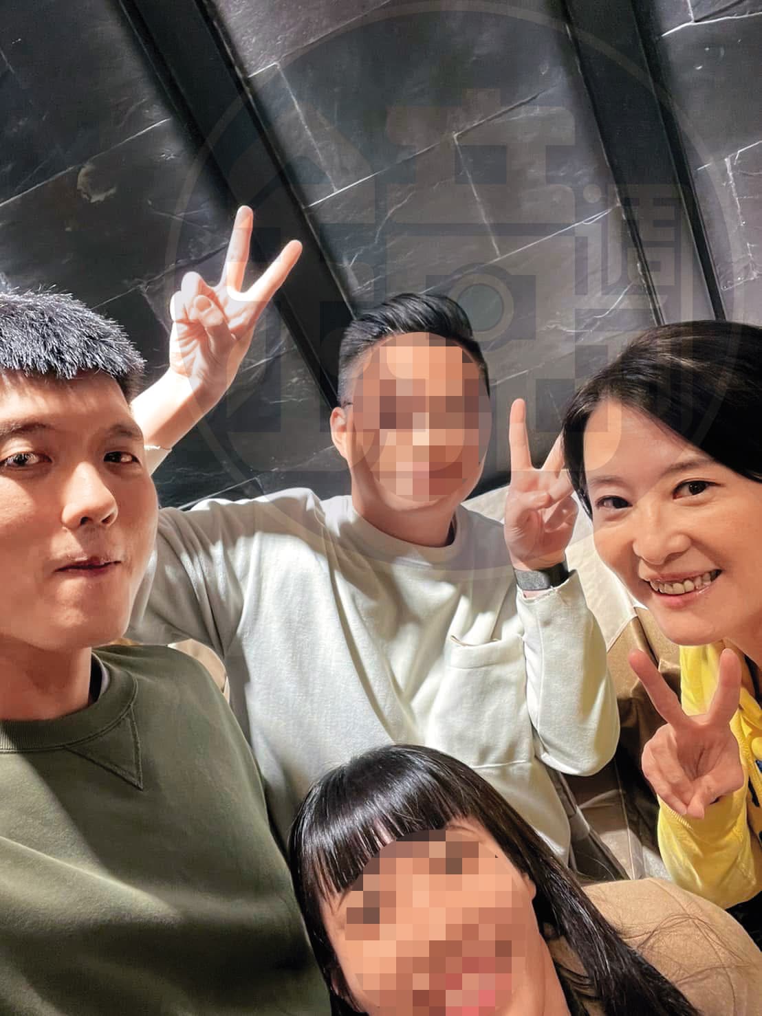 王鴻薇（右一）助理張凱維（左一）跟謝幸恩交情匪淺，謝曾多次提供跟監照給張，再由王召開爆料記者會。（翻攝張凱維臉書）