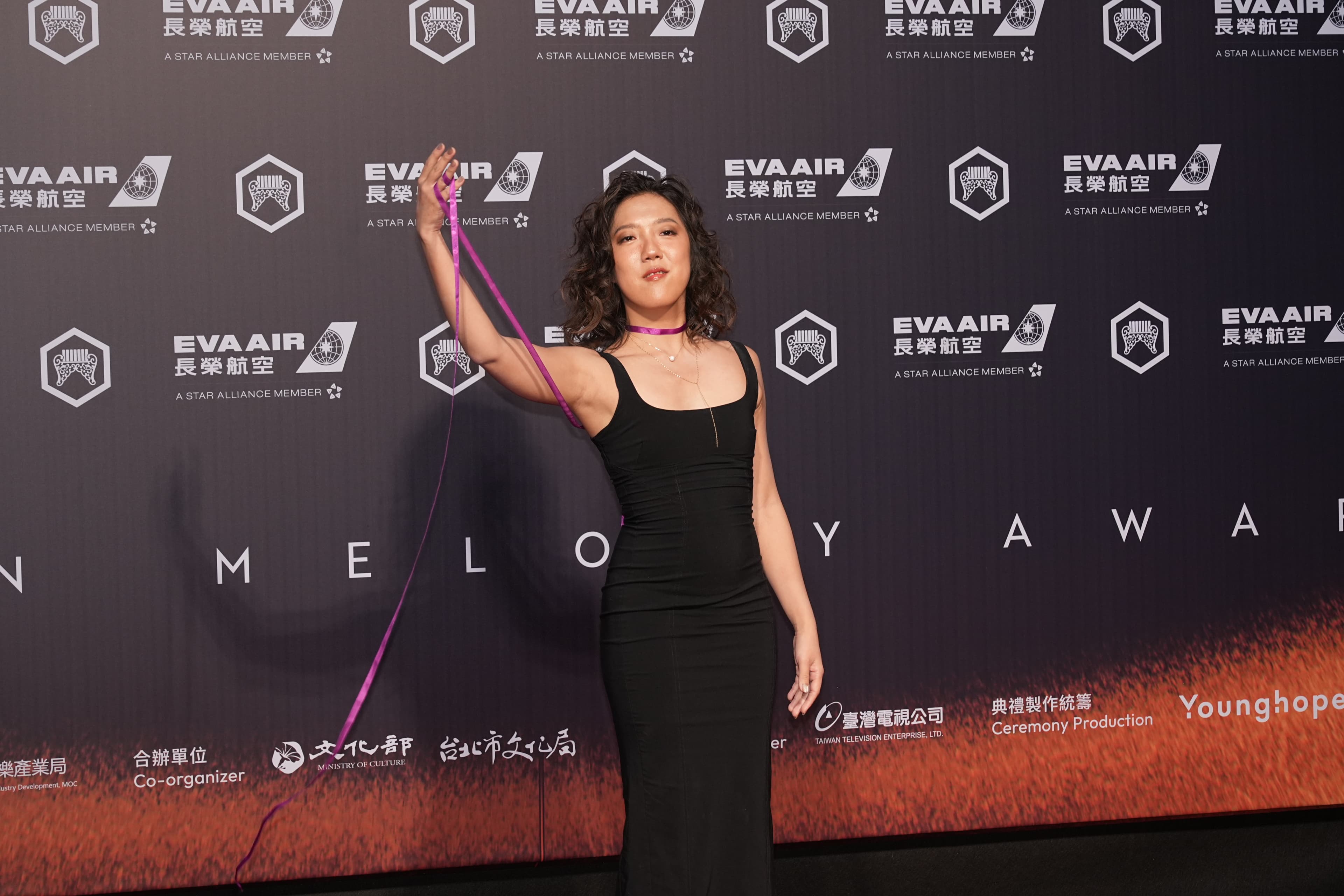 李竺芯展現超級小資族，紅毯裝扮只花5025元。