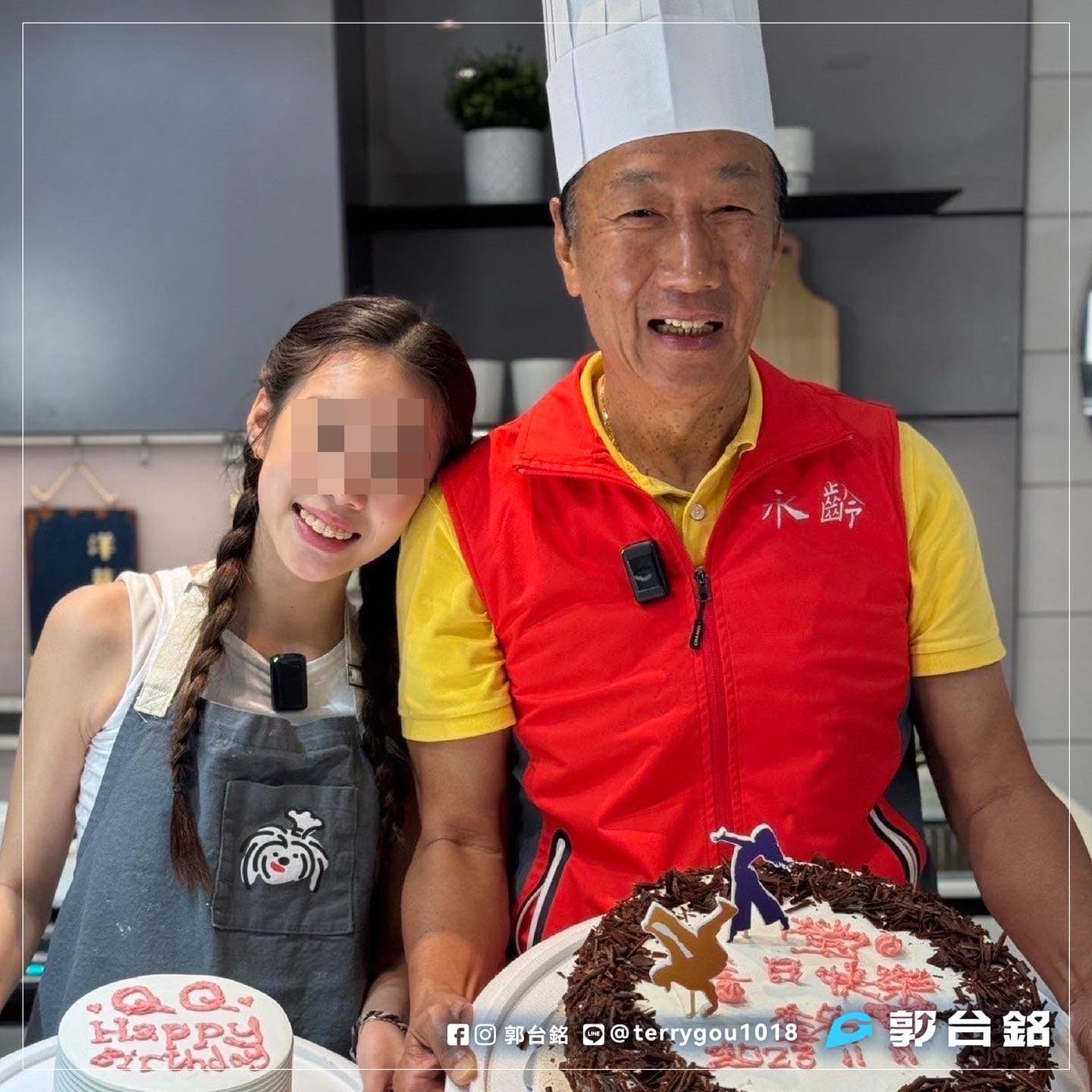 郭台銘和女兒妞妞，當時一起做蛋糕為曾馨瑩慶生。（翻攝郭台銘IG）