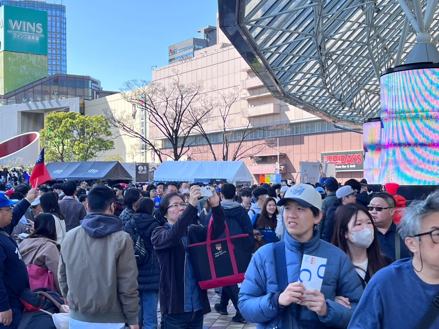 東京出現眾多台灣球迷。