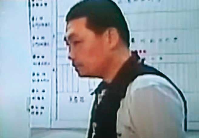 時任刑事局長的侯友宜（圖）坐鎮指揮，最後順利抓到槍擊要犯吳俊卿。（翻攝畫面）