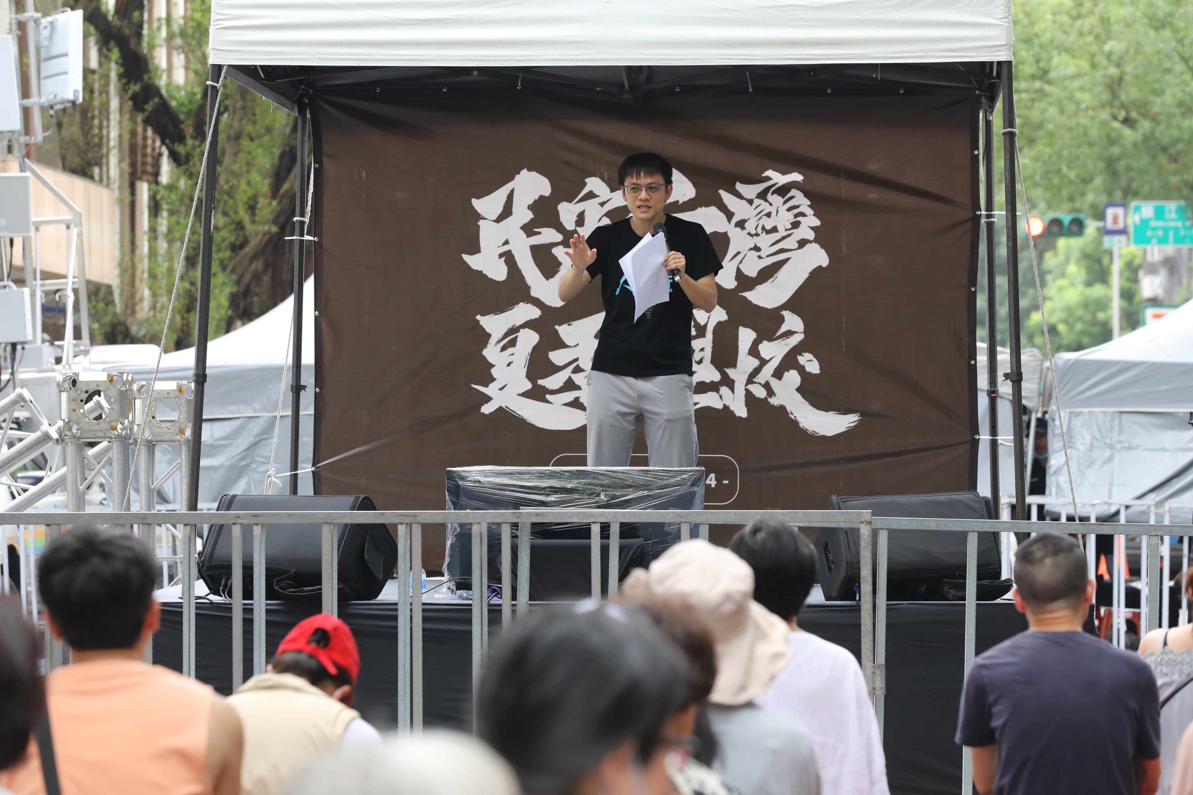 針對國會改革法案將覆議表決，公民團體19日也發起青鳥行動重返立院活動。