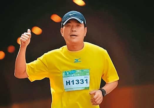 林明佐擔任博弈集團內鬼，因常惡言教訓部屬，收押消息傳出，基層一片叫好。（翻攝林明佐臉書）