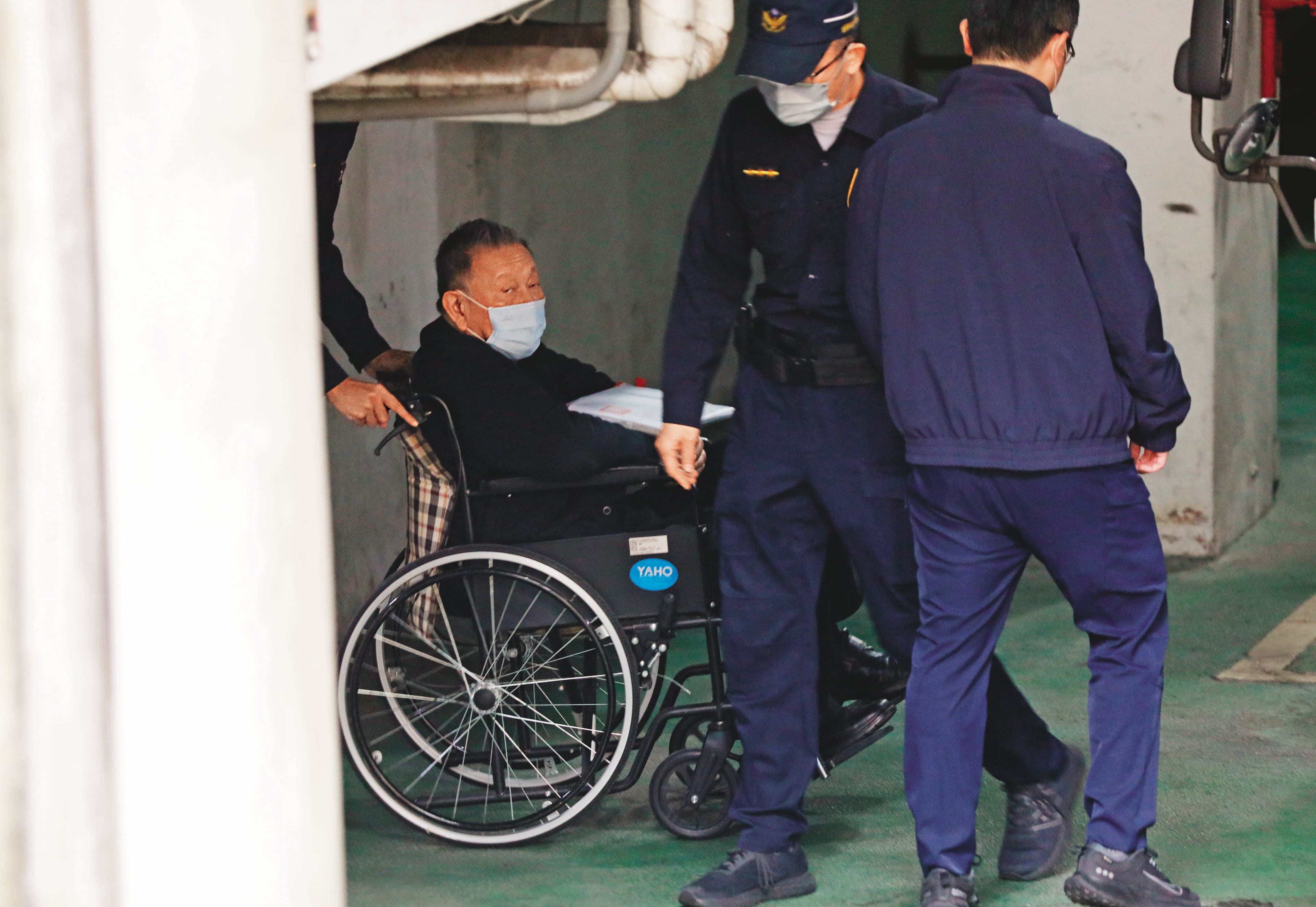 沈慶京多次進出病舍，以健康不佳為由，二度聲請交保停押，不過，法官調閱病歷仍駁回。