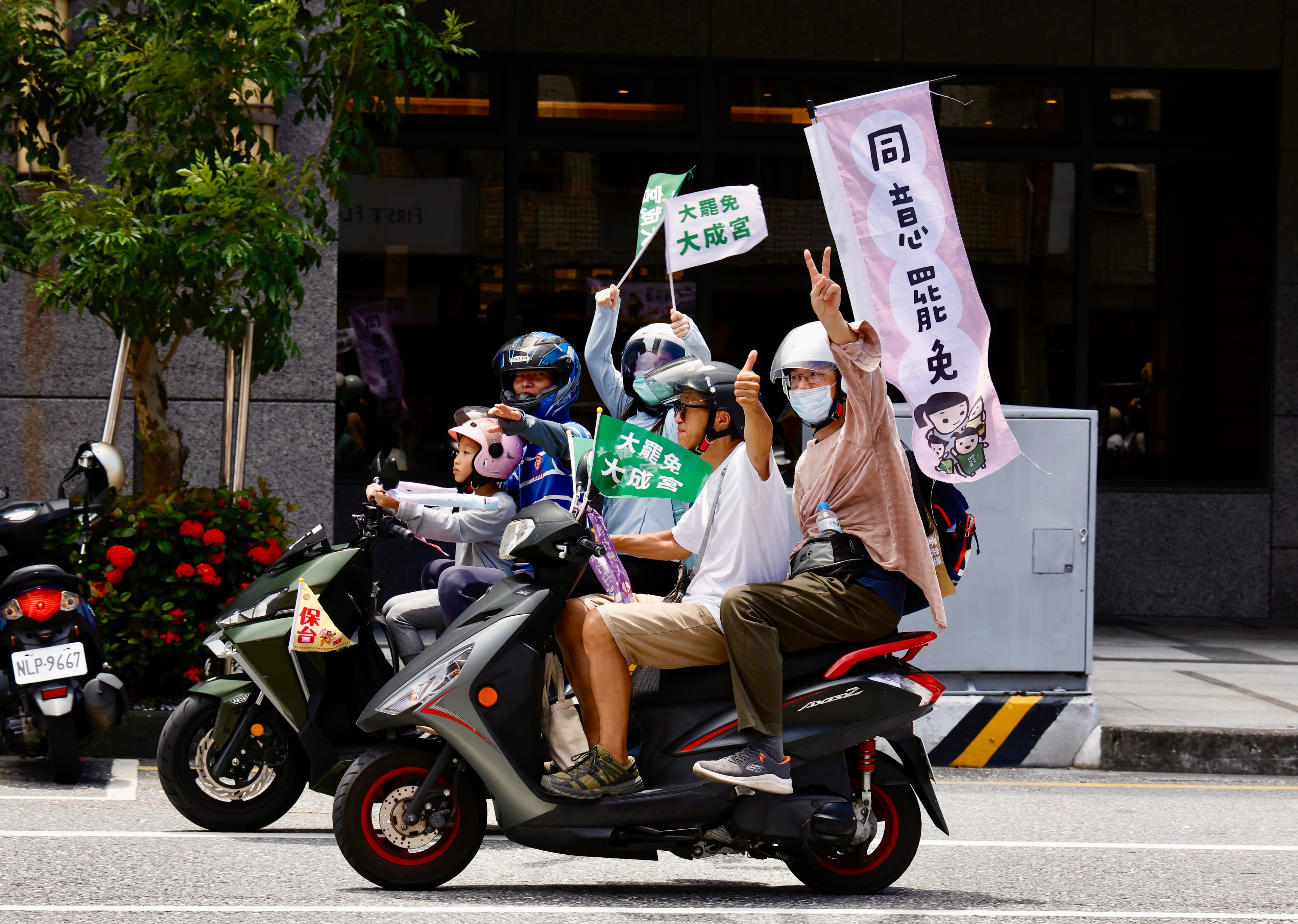 花蓮罷團機車大車掃。