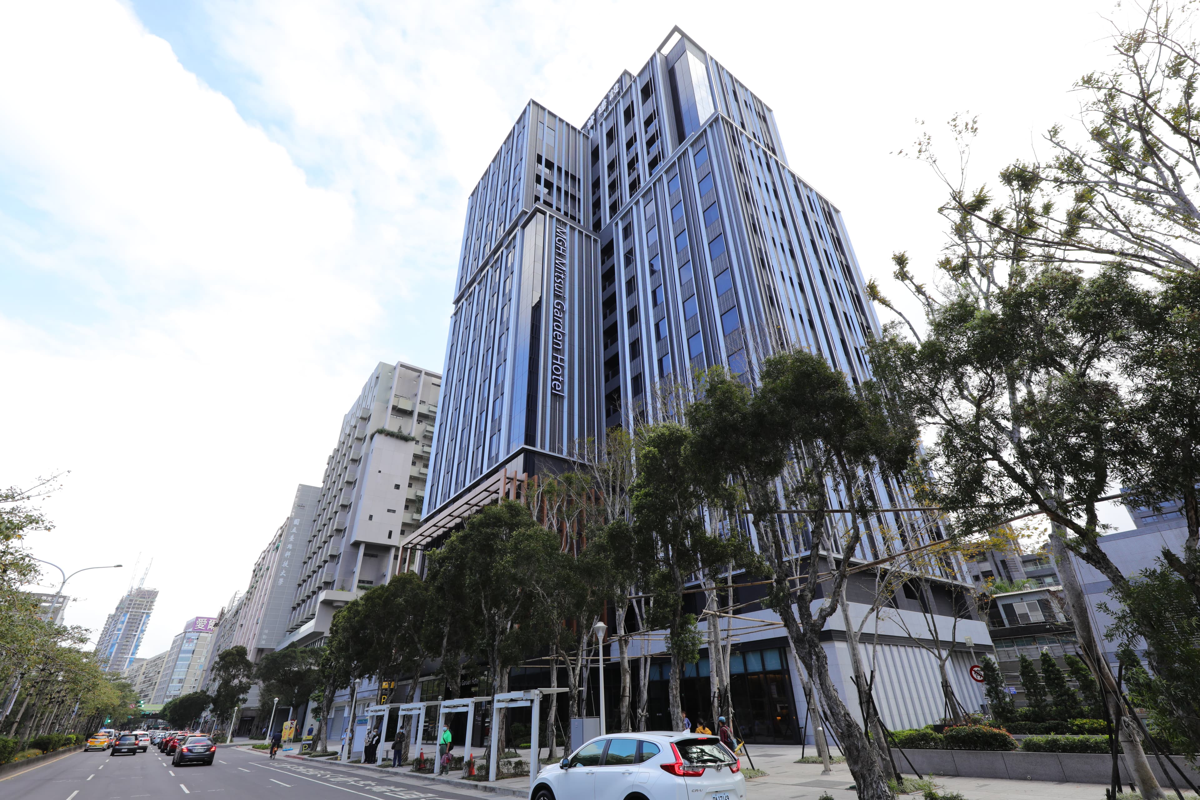 蔡錫全在宏普建設開發部時，操刀北市忠孝東路三段鑽石地段的投標案，現為和苑三井花園飯店。（本刊資料照）