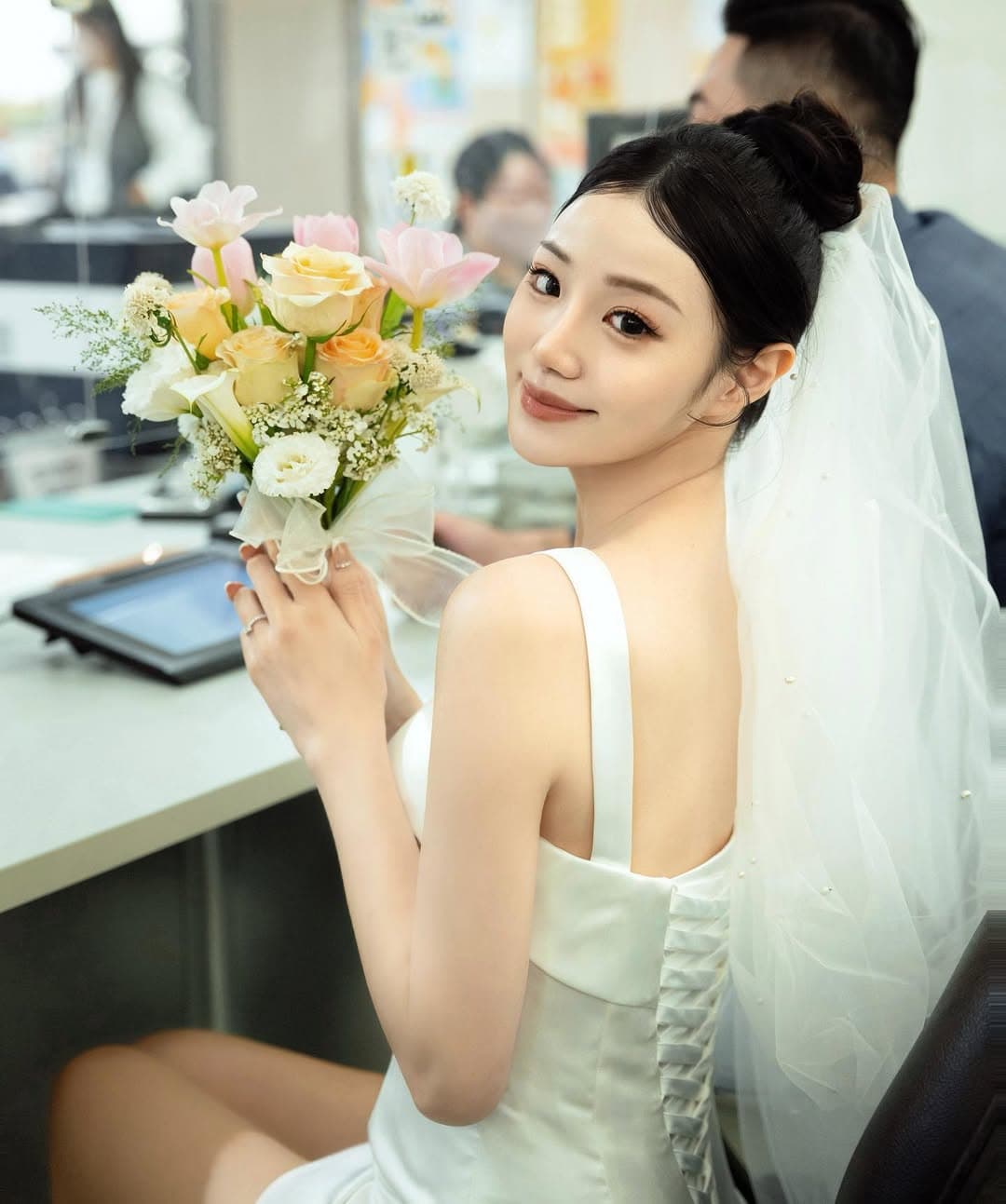劉錚老婆身分引起球迷好奇，被發現是長榮空姐。（翻攝自劉錚老婆IG）